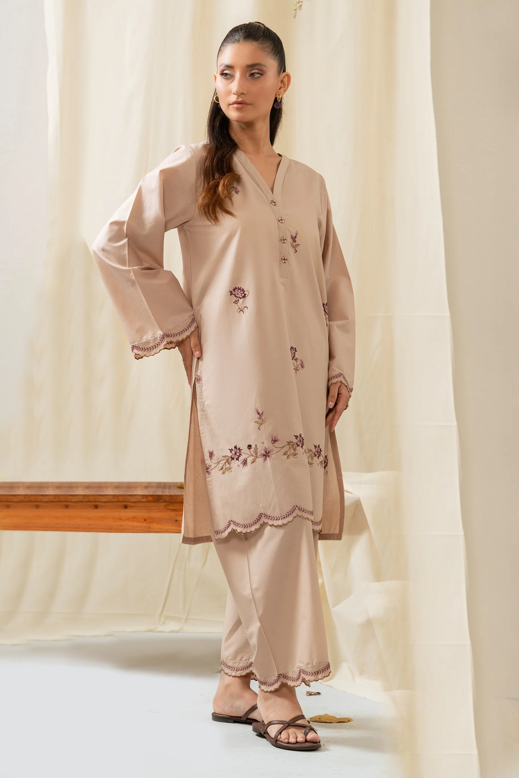 STITCHED EMBROIDERED CAMBRIC SUIT - Image 6