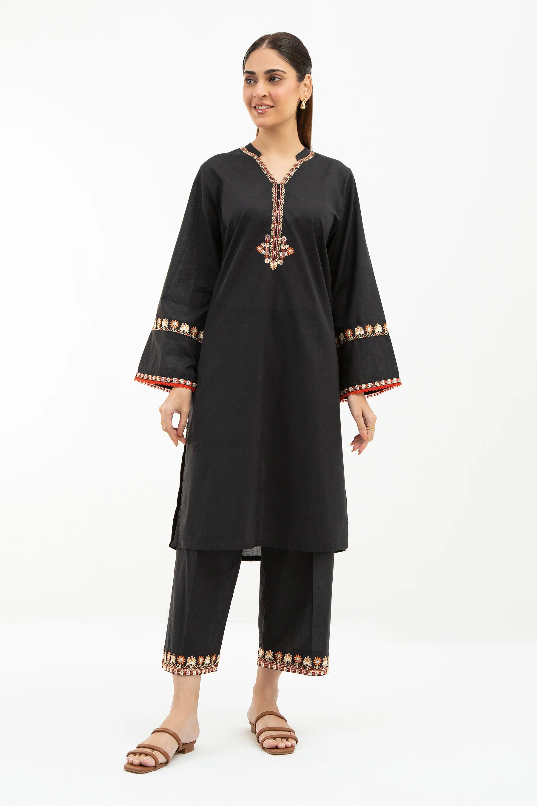 STITCHED EMBROIDERED CAMBRIC SUIT - Image 5