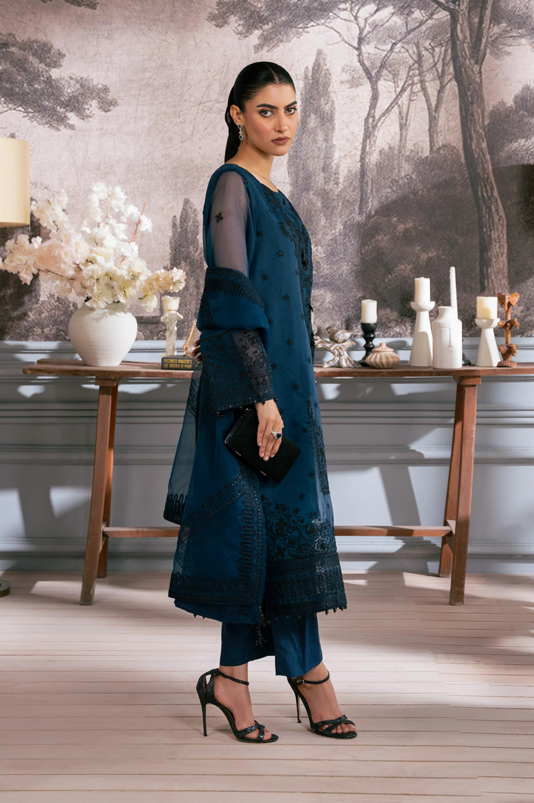 EMBROIDERED SHIRT BOTTOM - Image 3