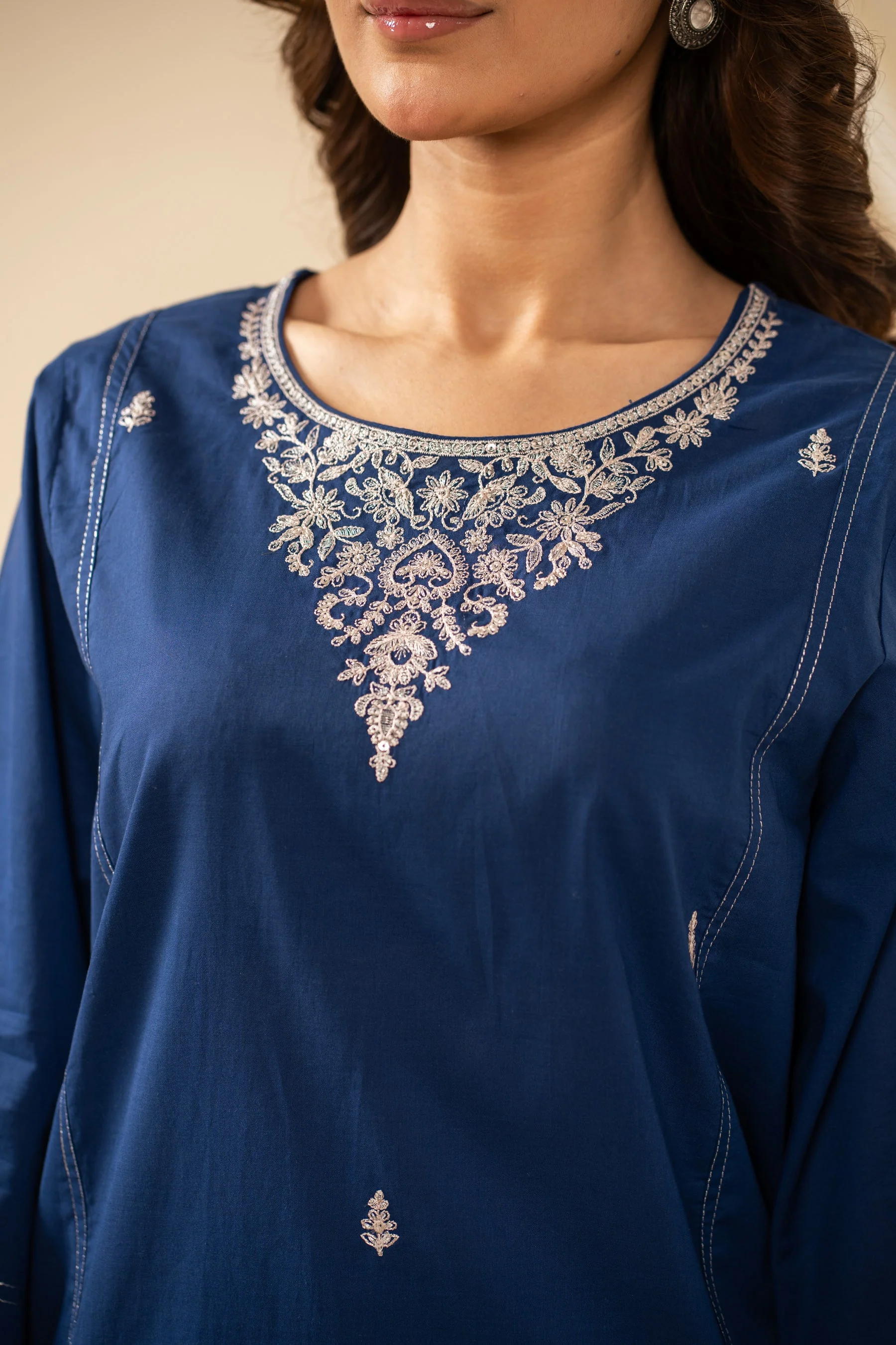 EMBROIDERED CAMBRIC STITCHED SHIRT BOTTOM - Image 2