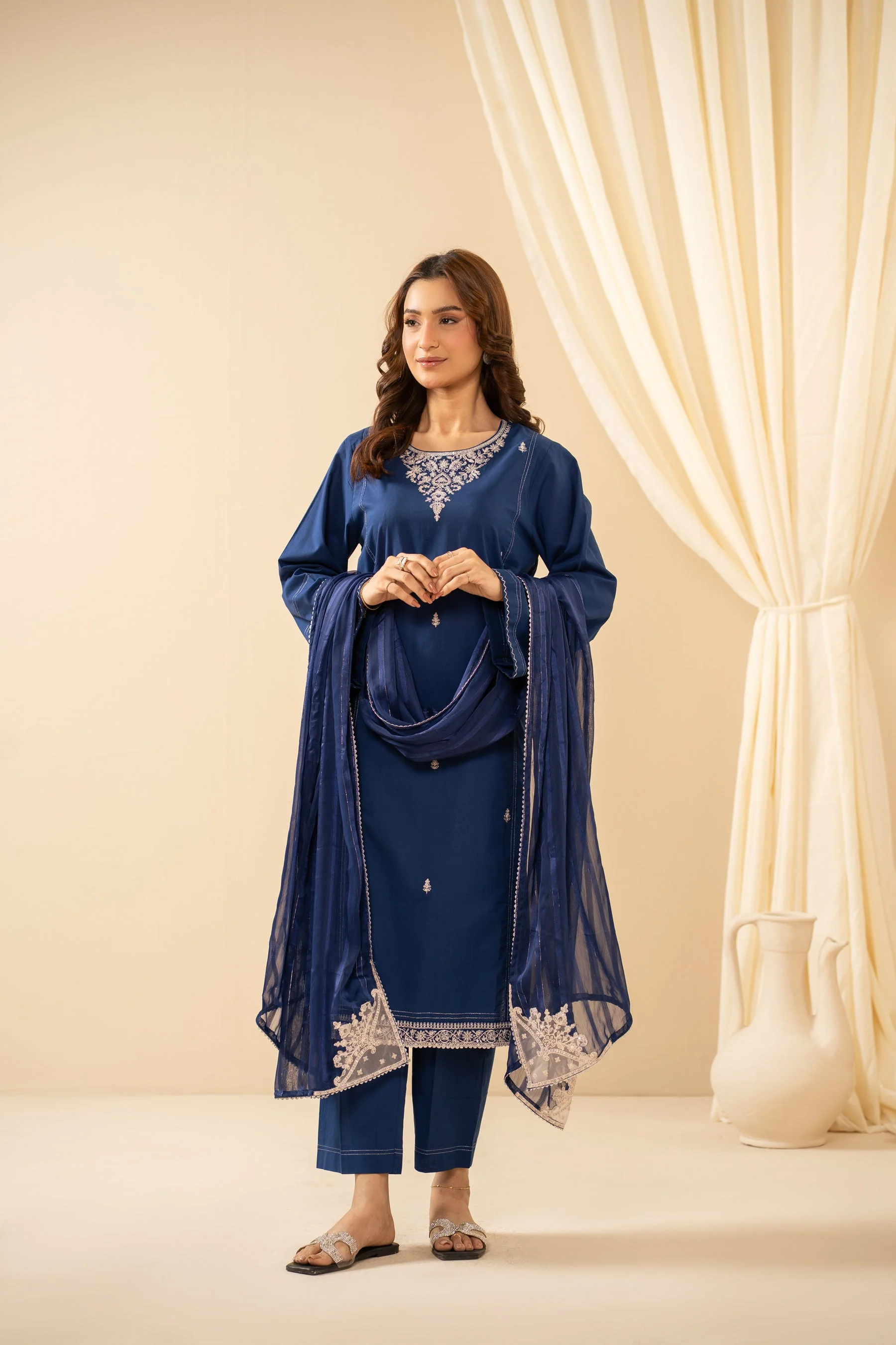 EMBROIDERED CAMBRIC STITCHED SHIRT BOTTOM - Image 6