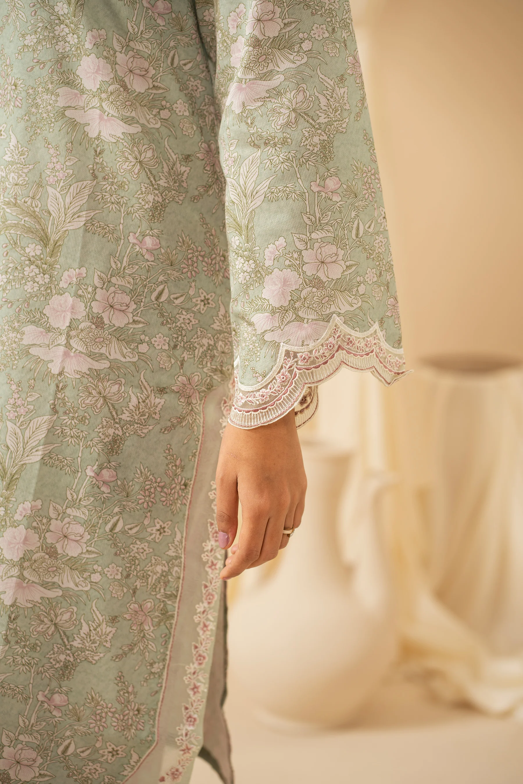 STITCHED EMBROIDERED SHIRT BOTTOM - Image 4