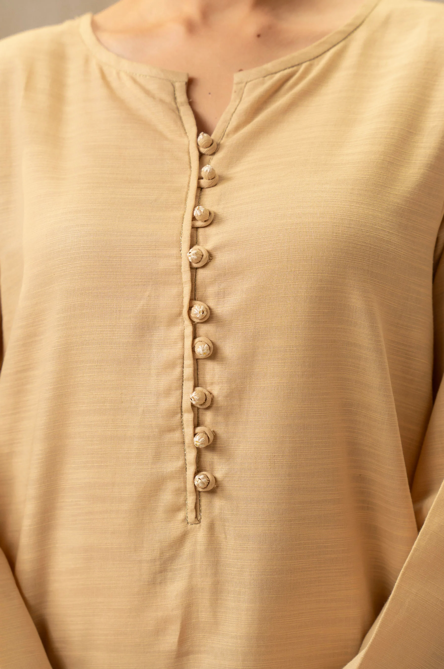 STITCHED DYED EMBROIDERED SUIT - Image 7