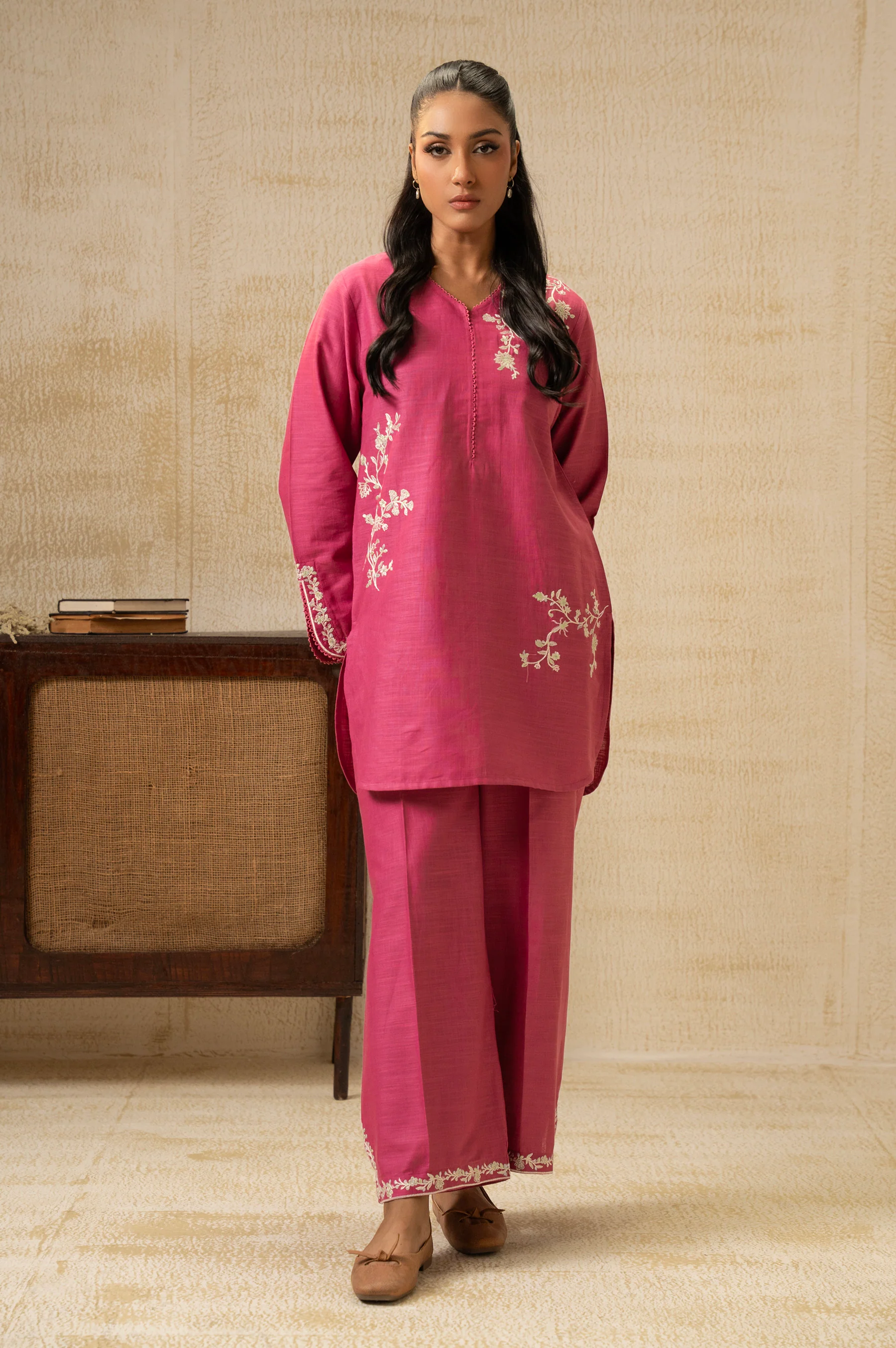 STITCHED EMBROIDERED SUIT