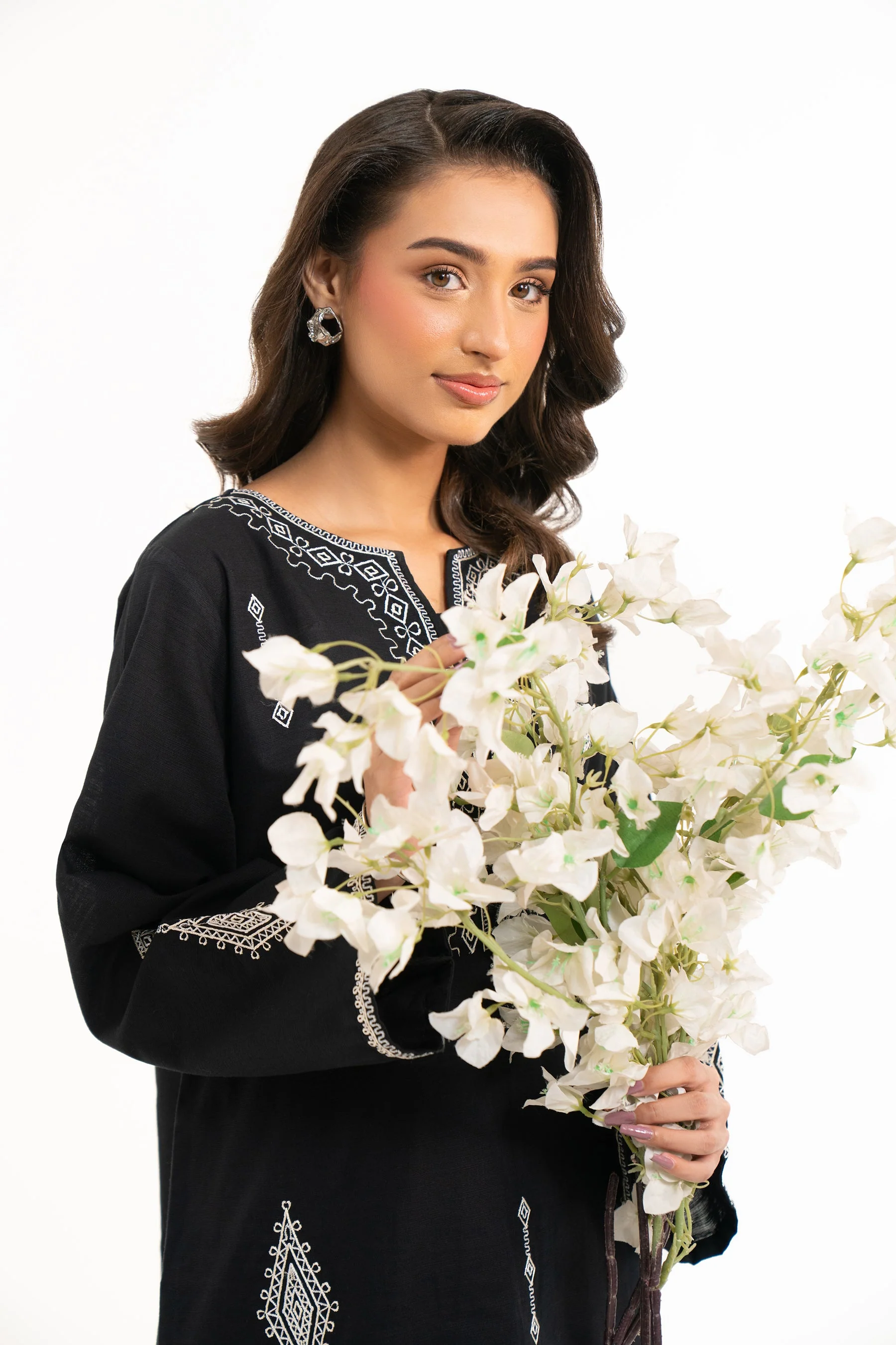 EMBROIDERED SUIT (FACTORY E-OUTLET) - Image 3