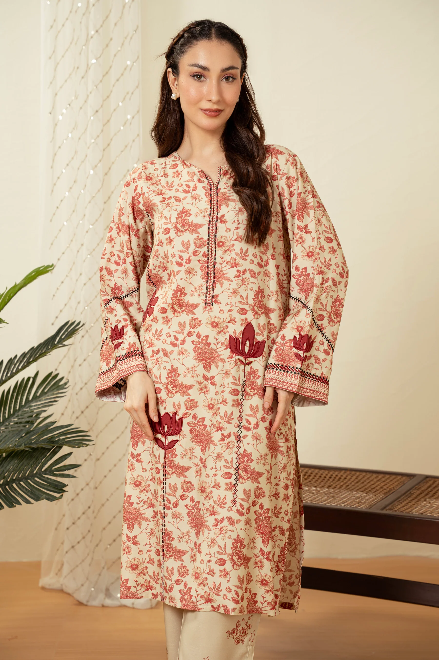 STITCHED EMBROIDERED SUIT - Image 4