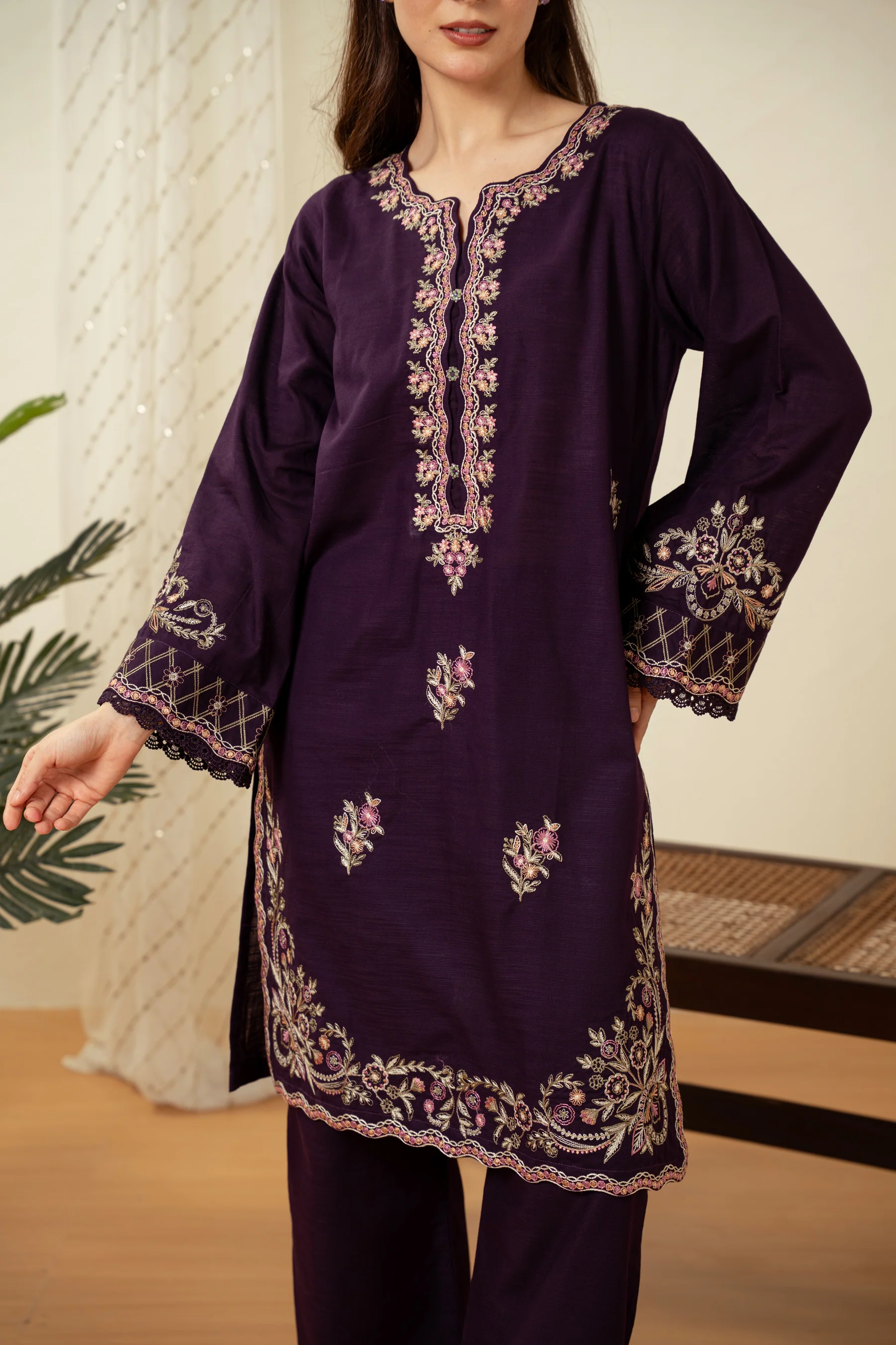EMBROIDERED SUIT - Image 3