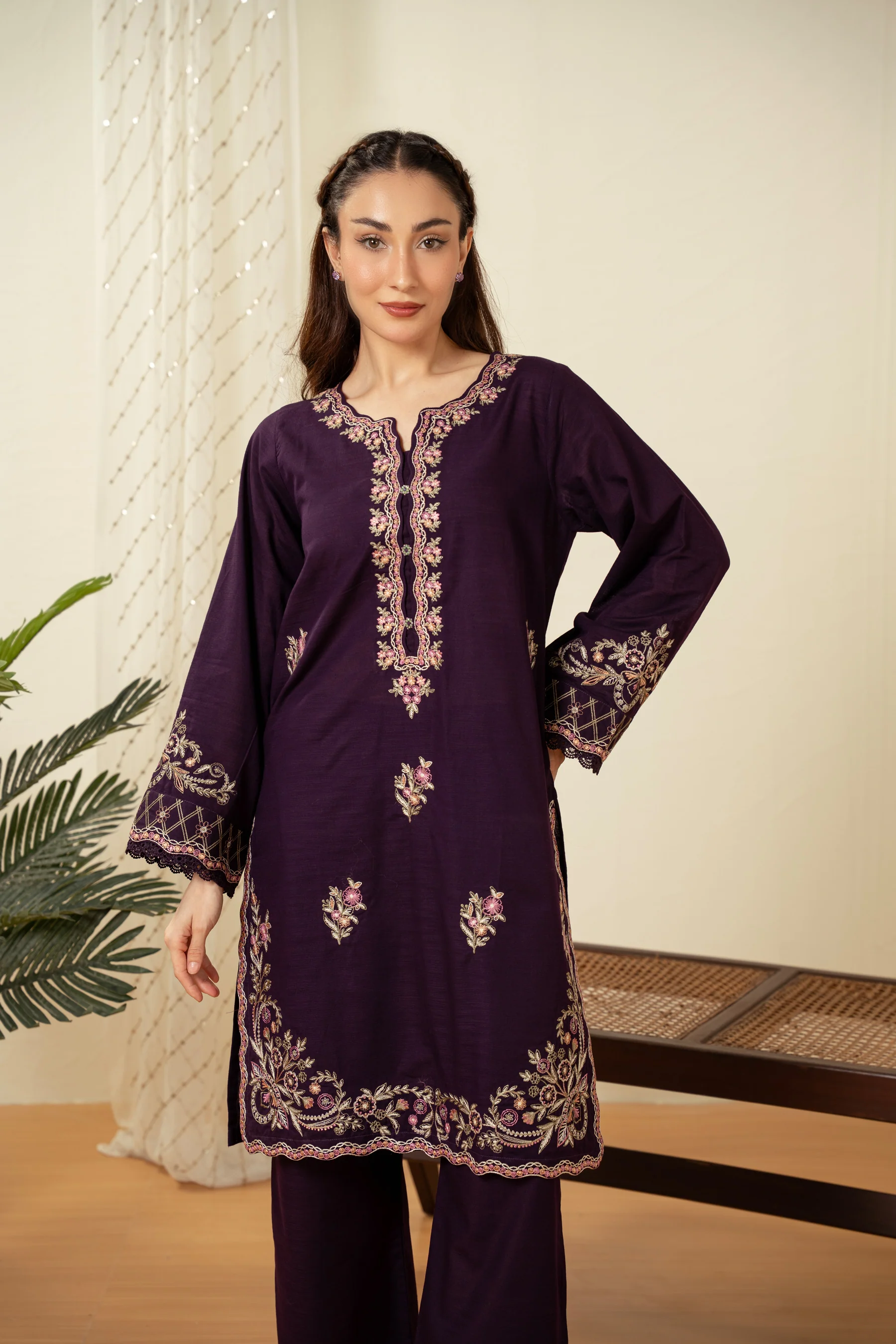 EMBROIDERED SUIT - Image 4