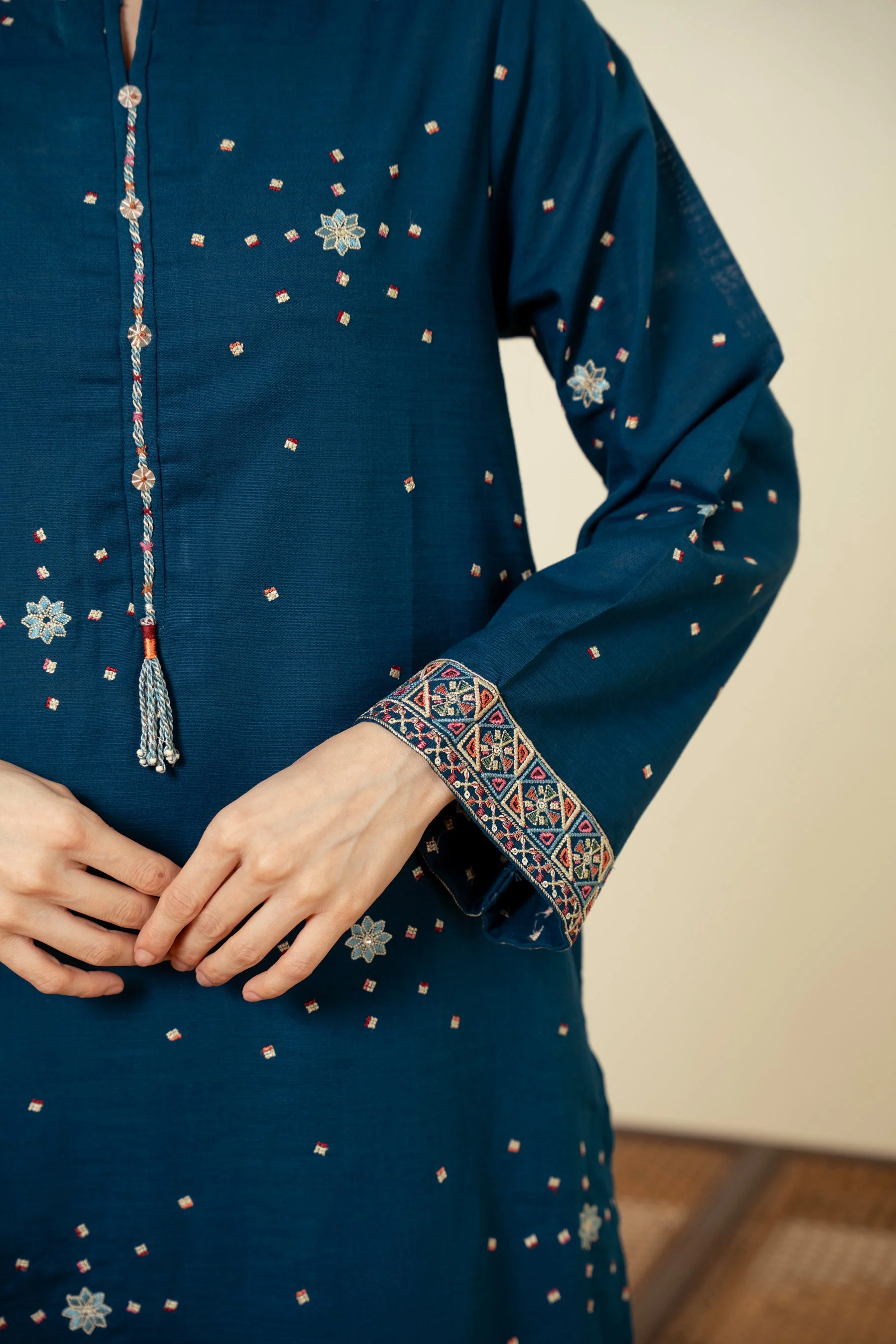 EMBROIDERED SUIT (FACTORY E-OUTLET) - Image 2