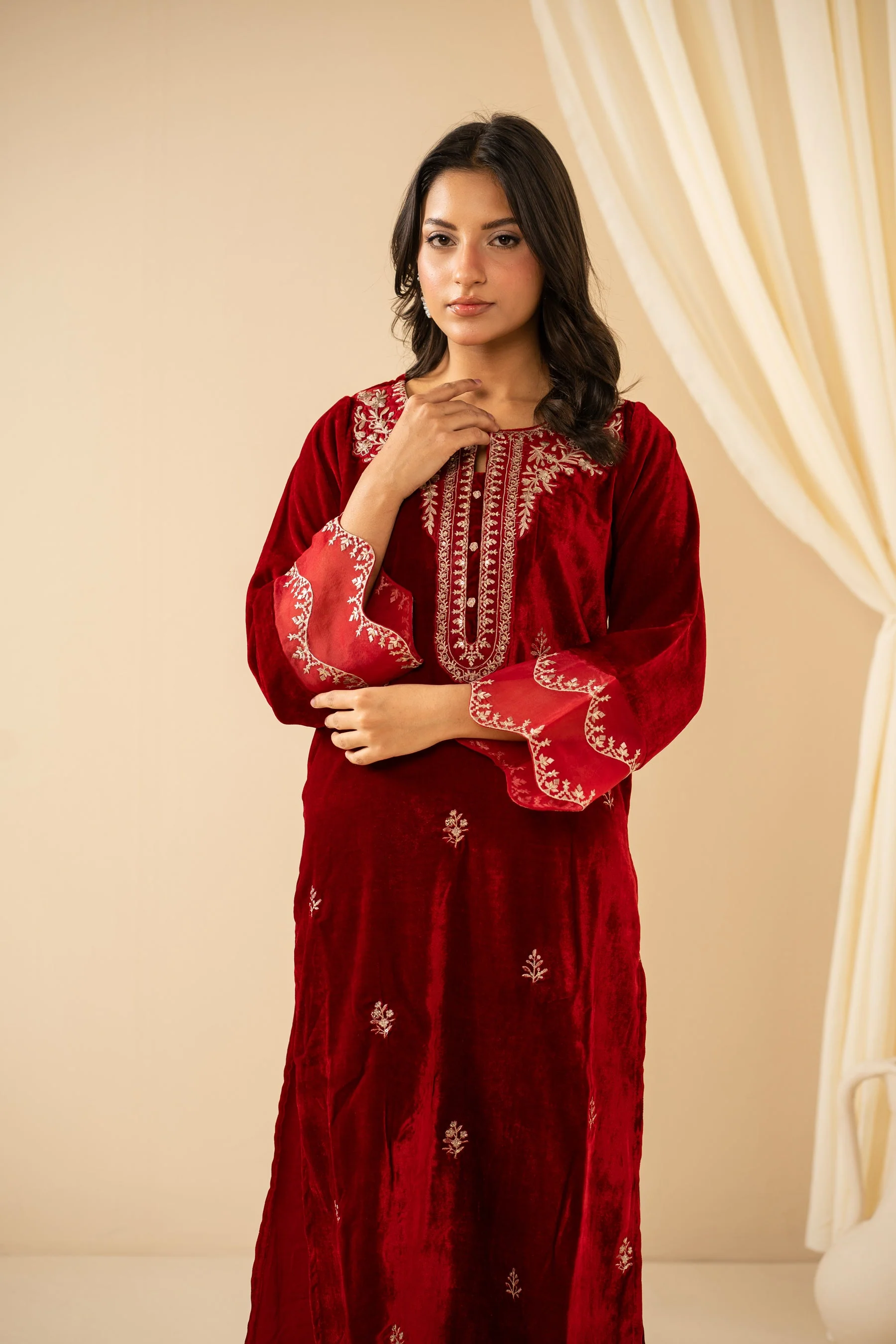 STITCHED EMBROIDERED VELVET SHIRT BOTTOM (FACTORY E-OUTLET) - Image 3