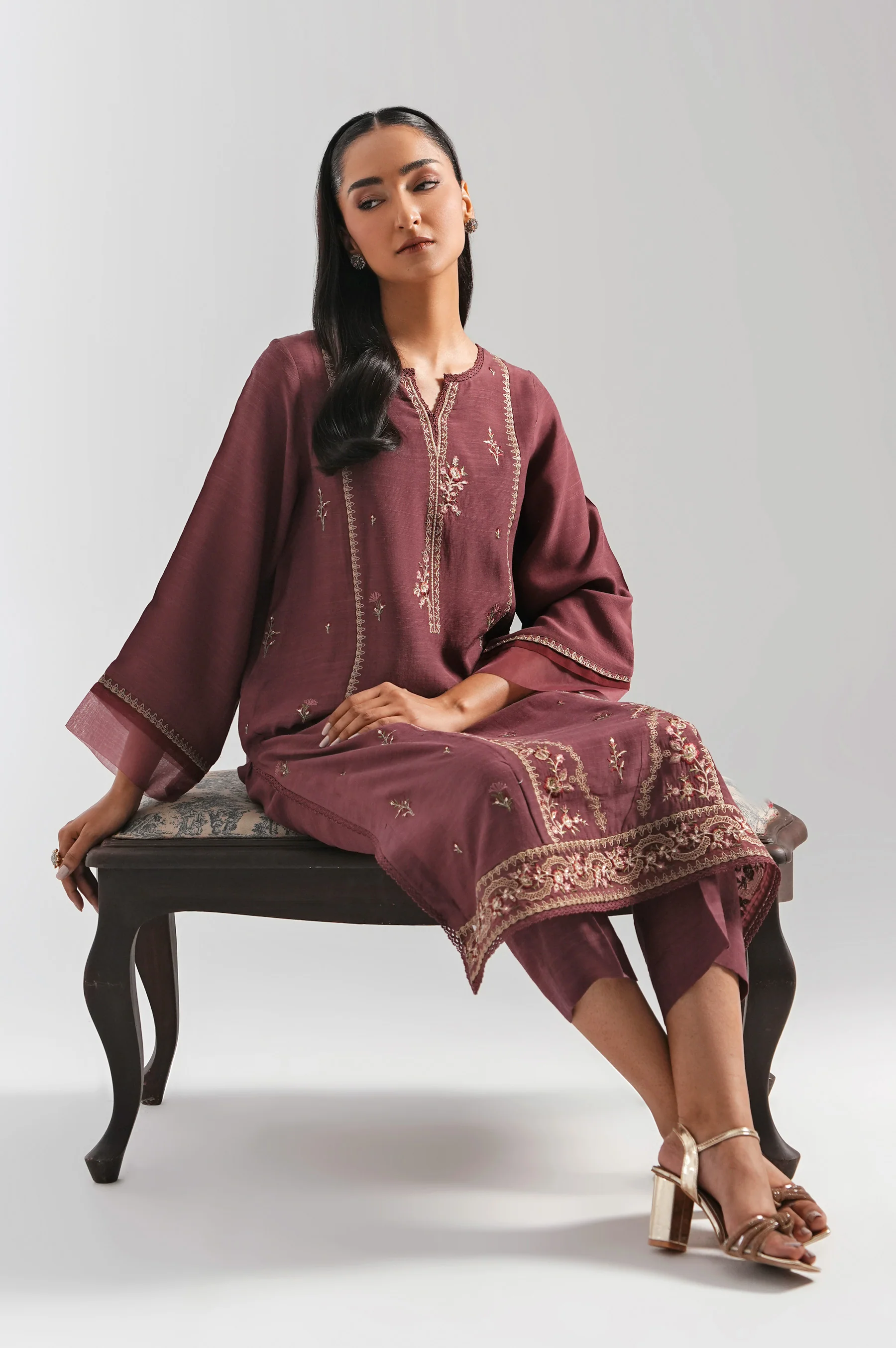 STITCHED EMBROIDERED RAW SILK SUIT - Image 4