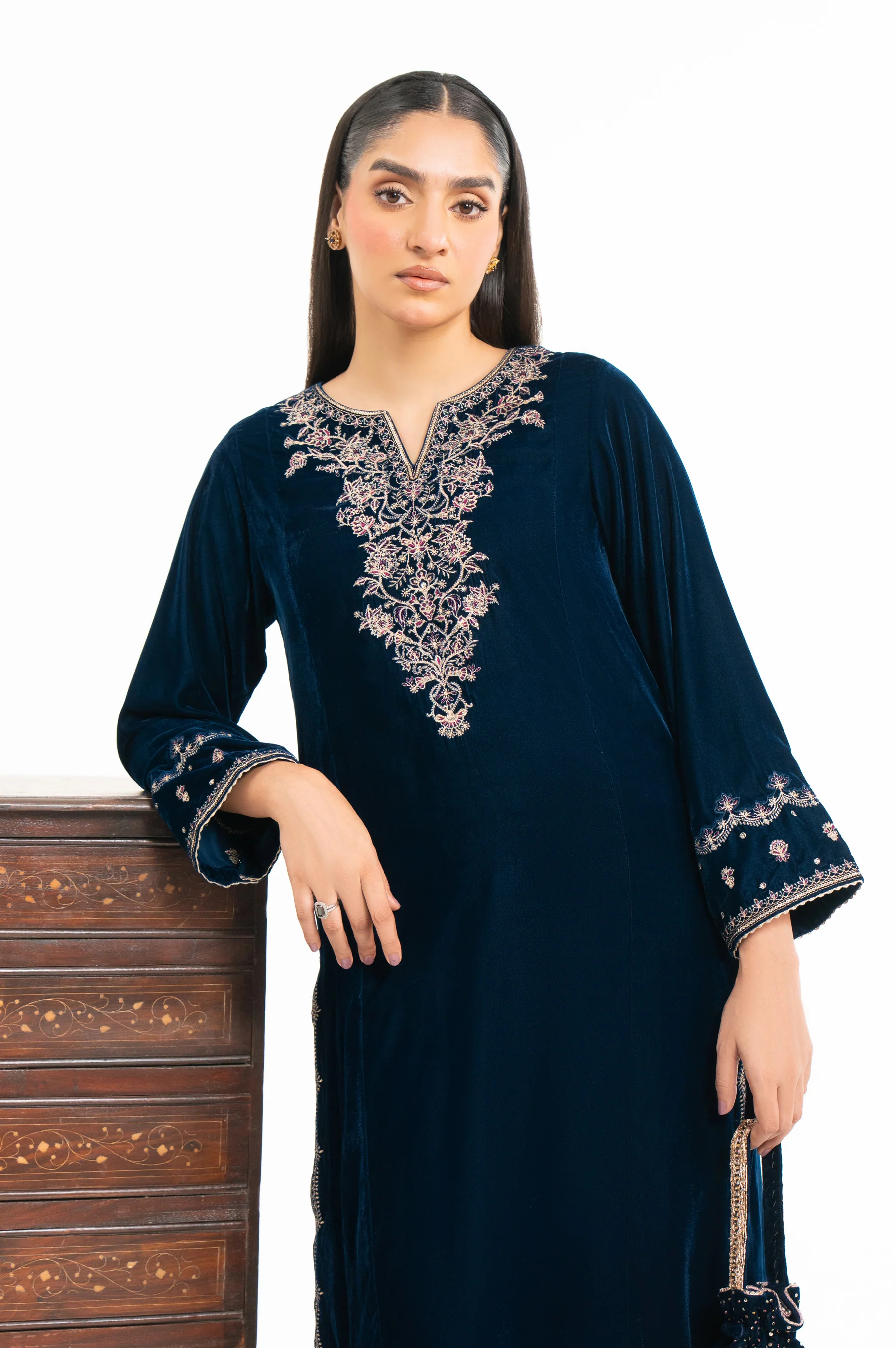 EMBROIDERED VELVET SHIRT & BOTTOM - Image 7