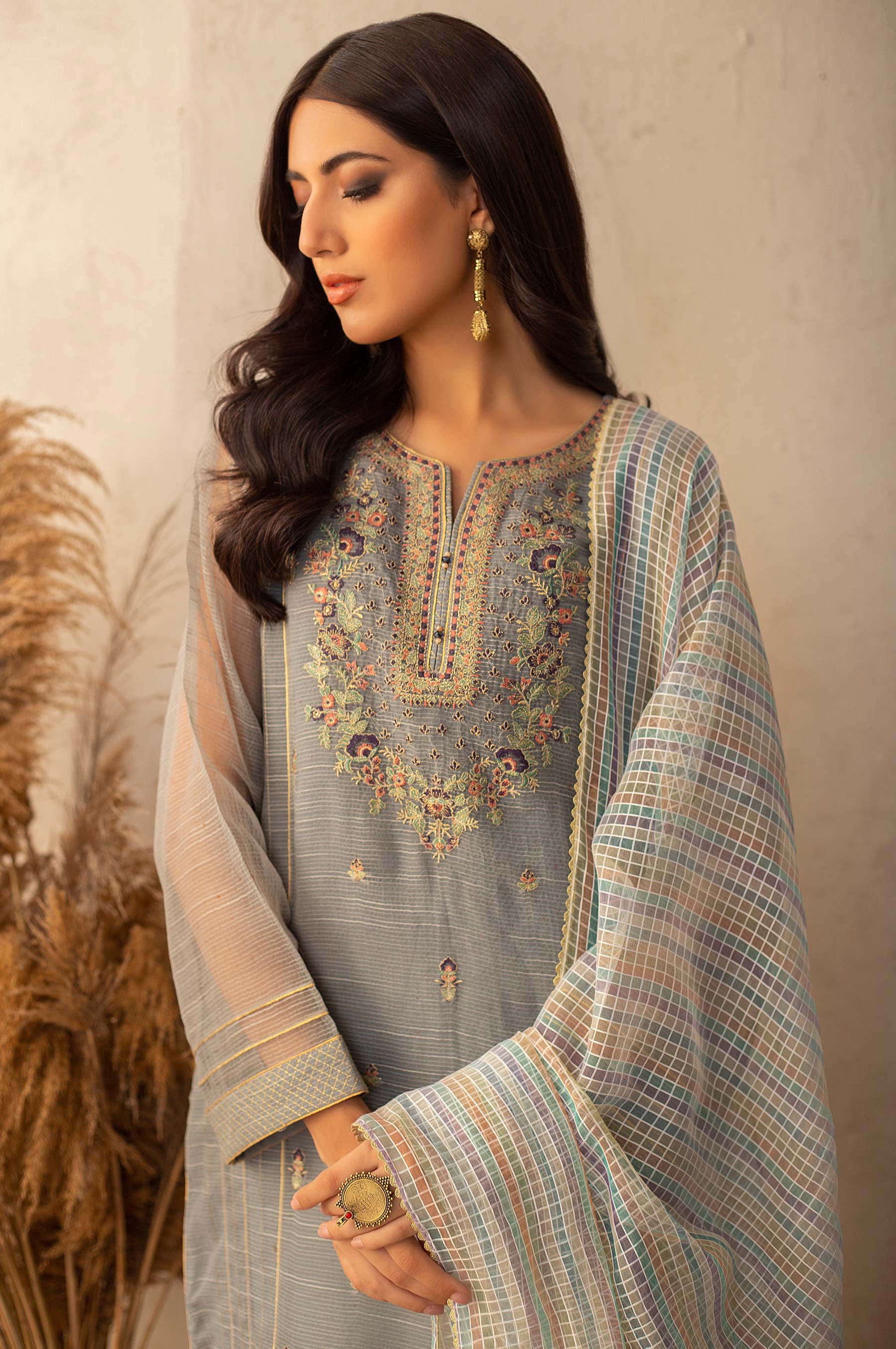 Stitched 2 Piece Textured Organza Embroidered Suit - Image 5