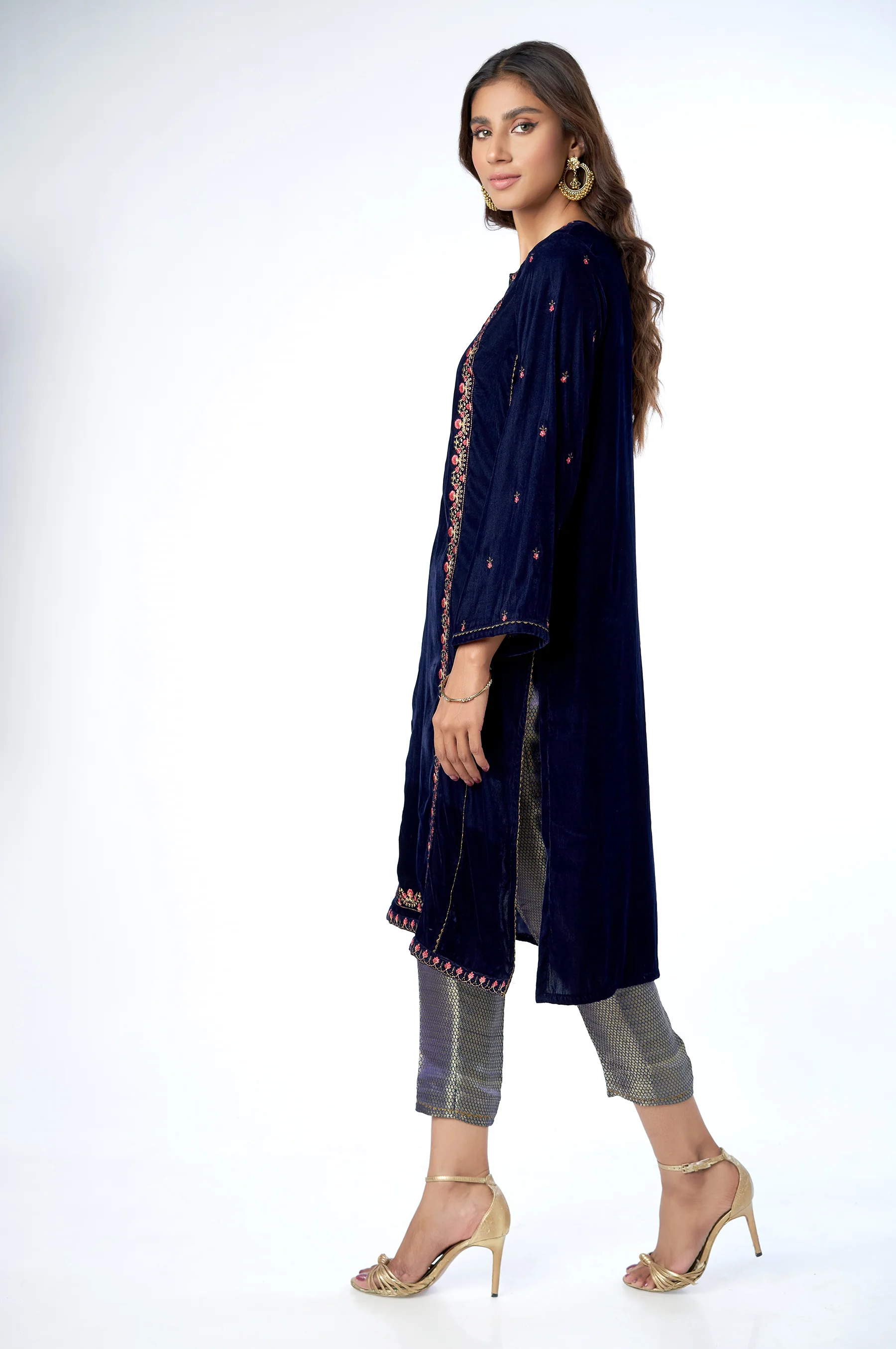 Stitched 2 Piece Velvet Embroidered Suit - Image 3