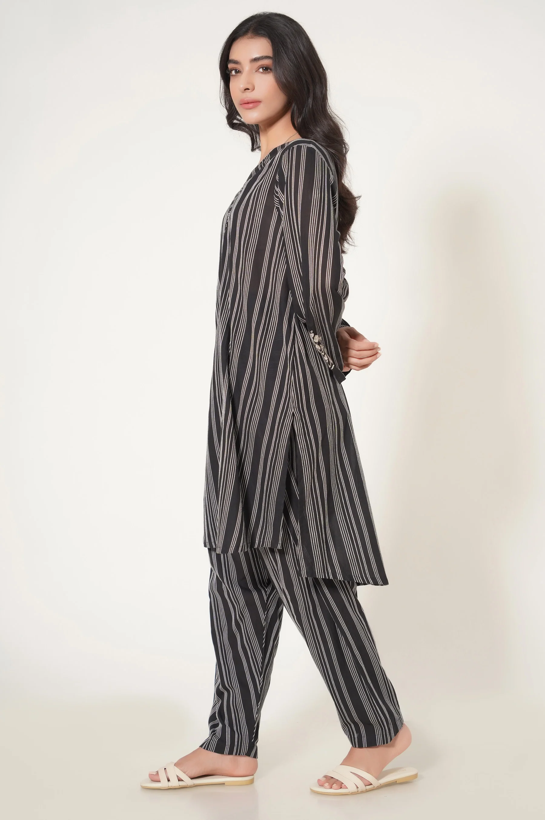 Stitched 2 Piece Yarn Dyed Embroidered Suit - Image 4