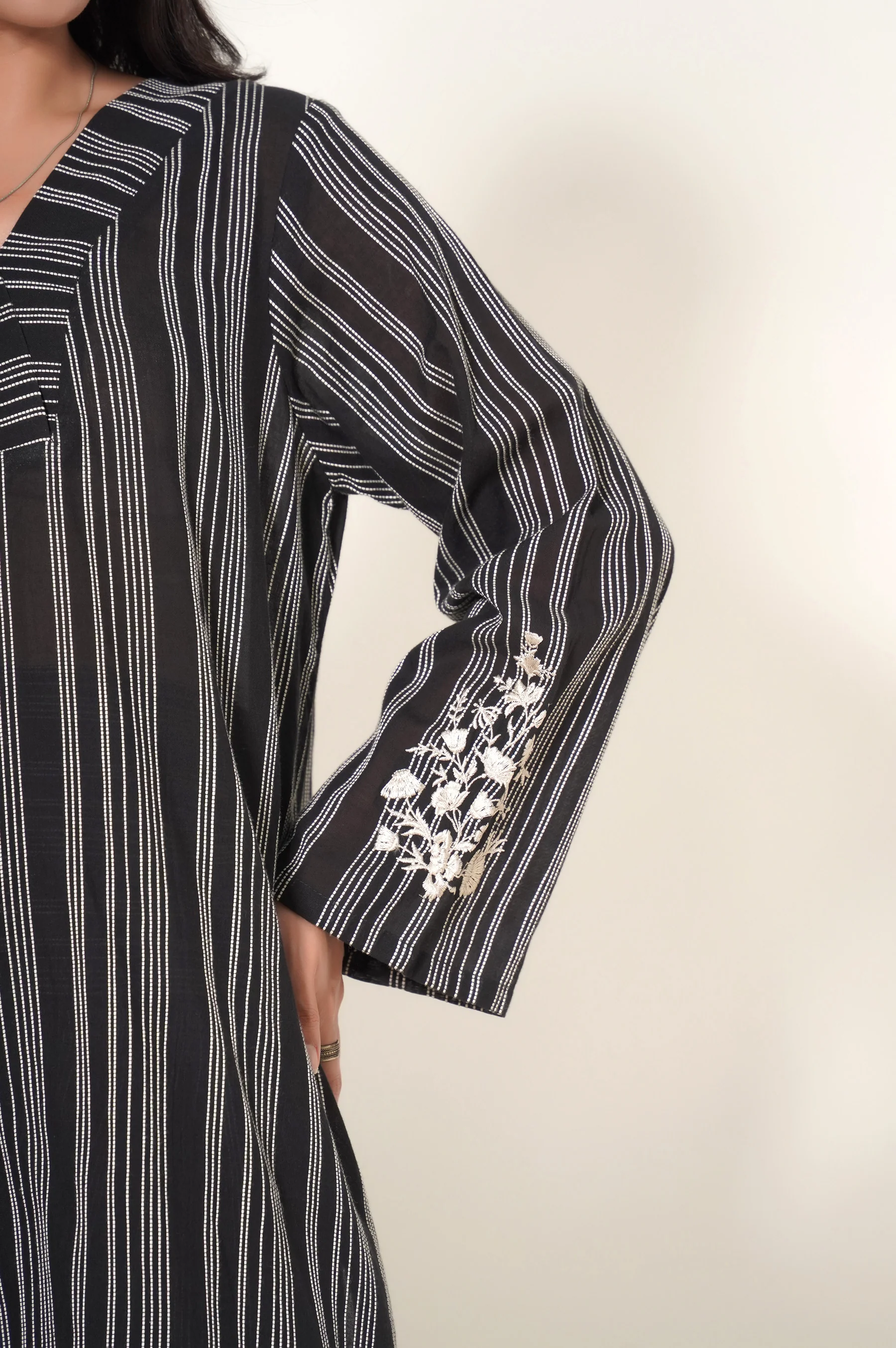 Stitched 2 Piece Yarn Dyed Embroidered Suit - Image 5