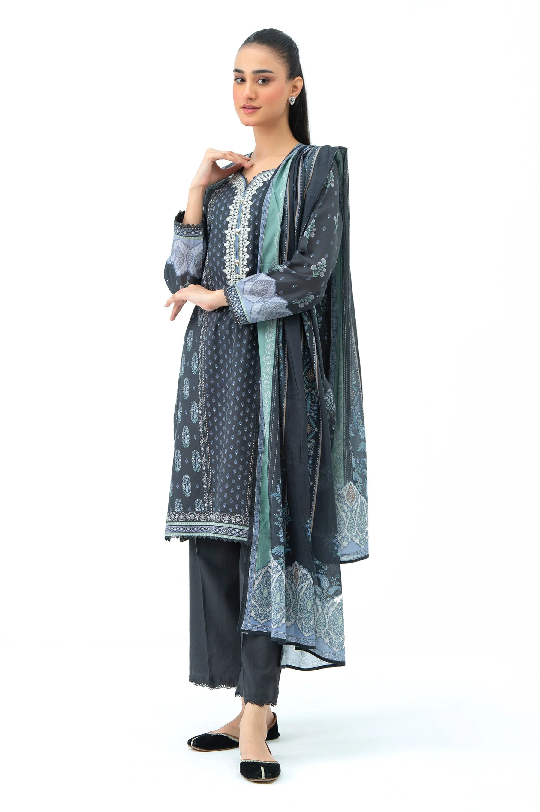 STITCHED EMBROIDERED LAWN SUIT (FACTORY E-OUTLET) - Image 5