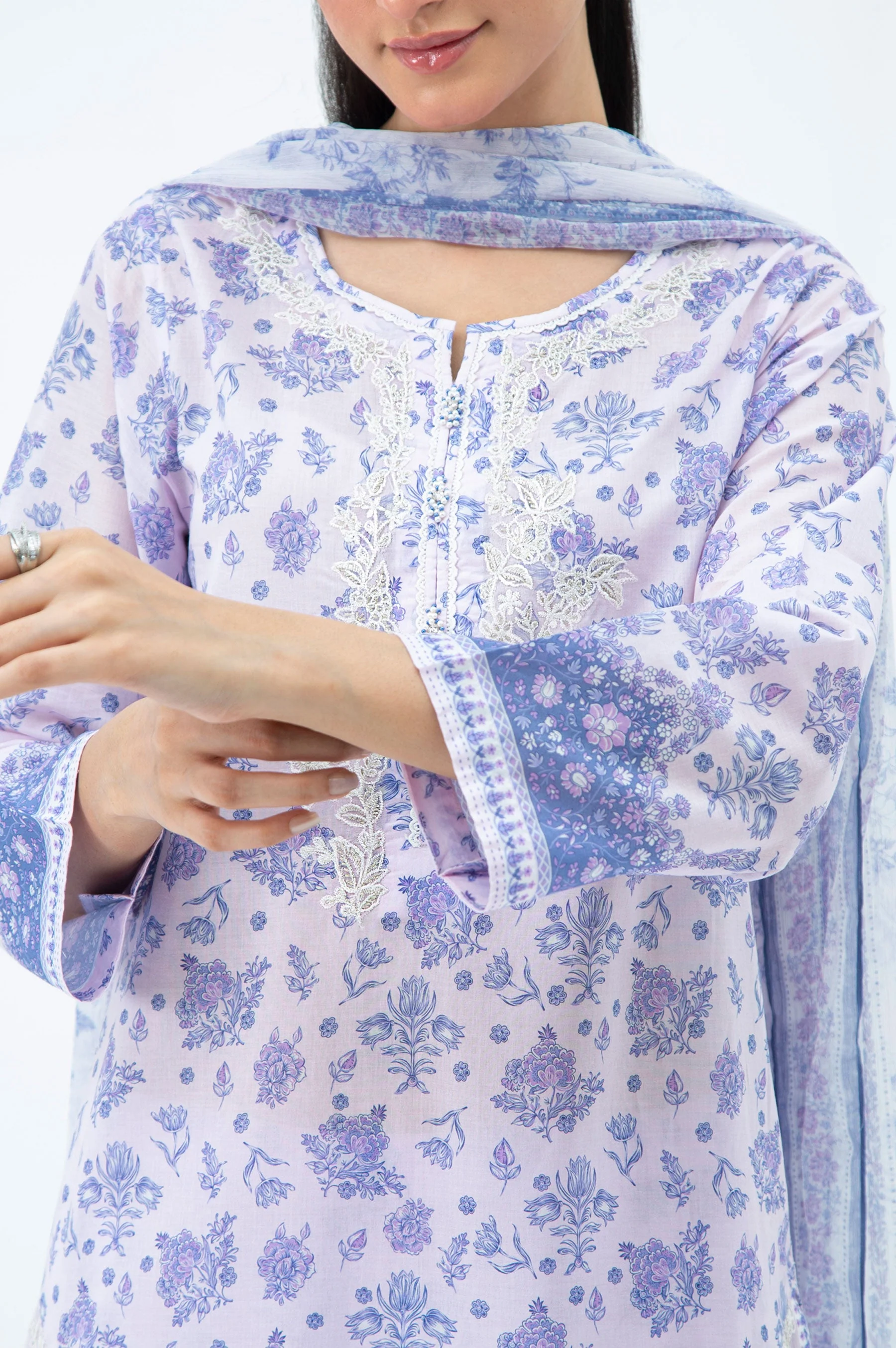 STITCHED EMBROIDERED LAWN SUIT (FACTORY E-OUTLET) - Image 2