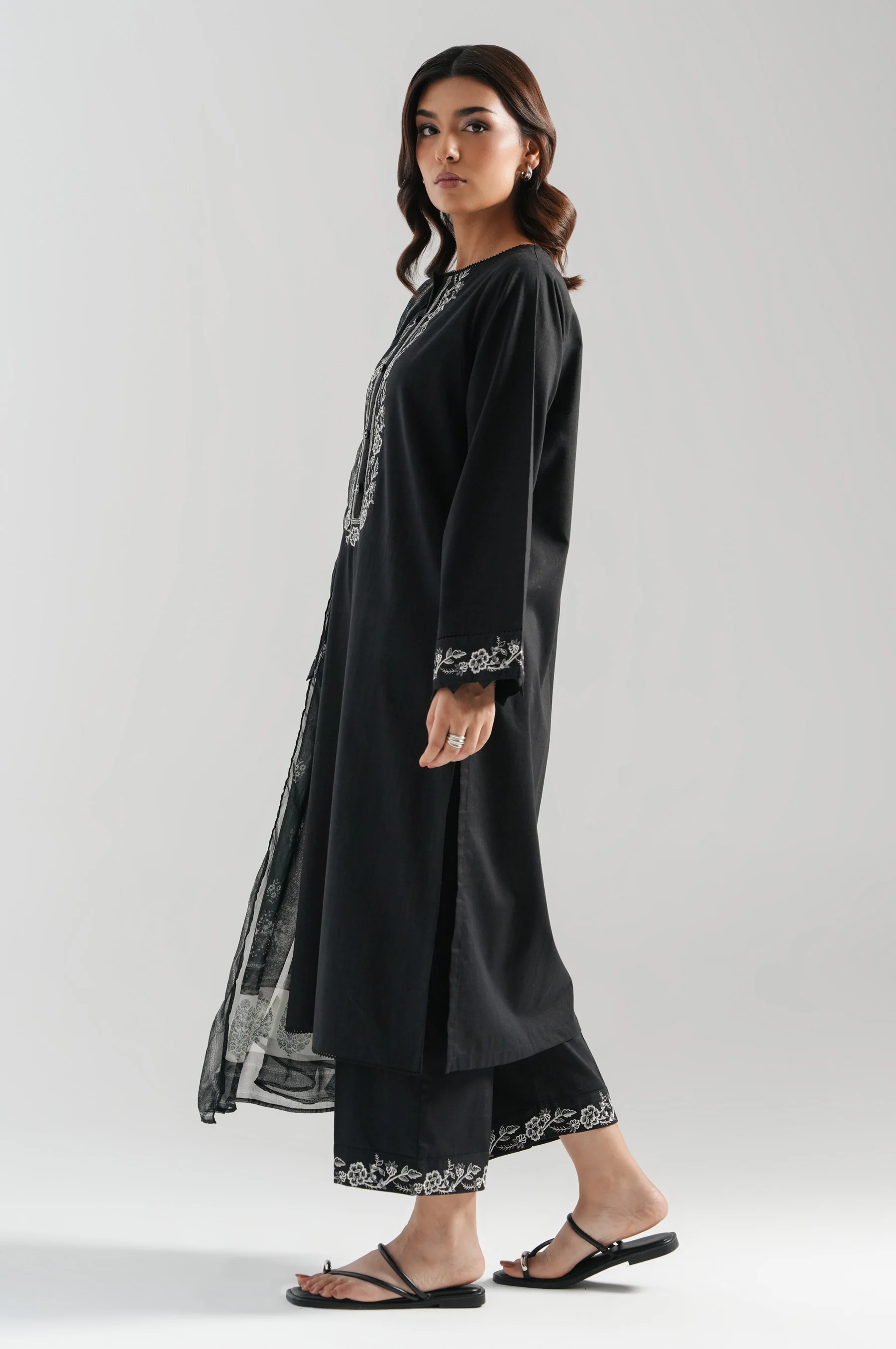 STITCHED EMBROIDERED BOTH SIDE SLUB SUIT - Image 4
