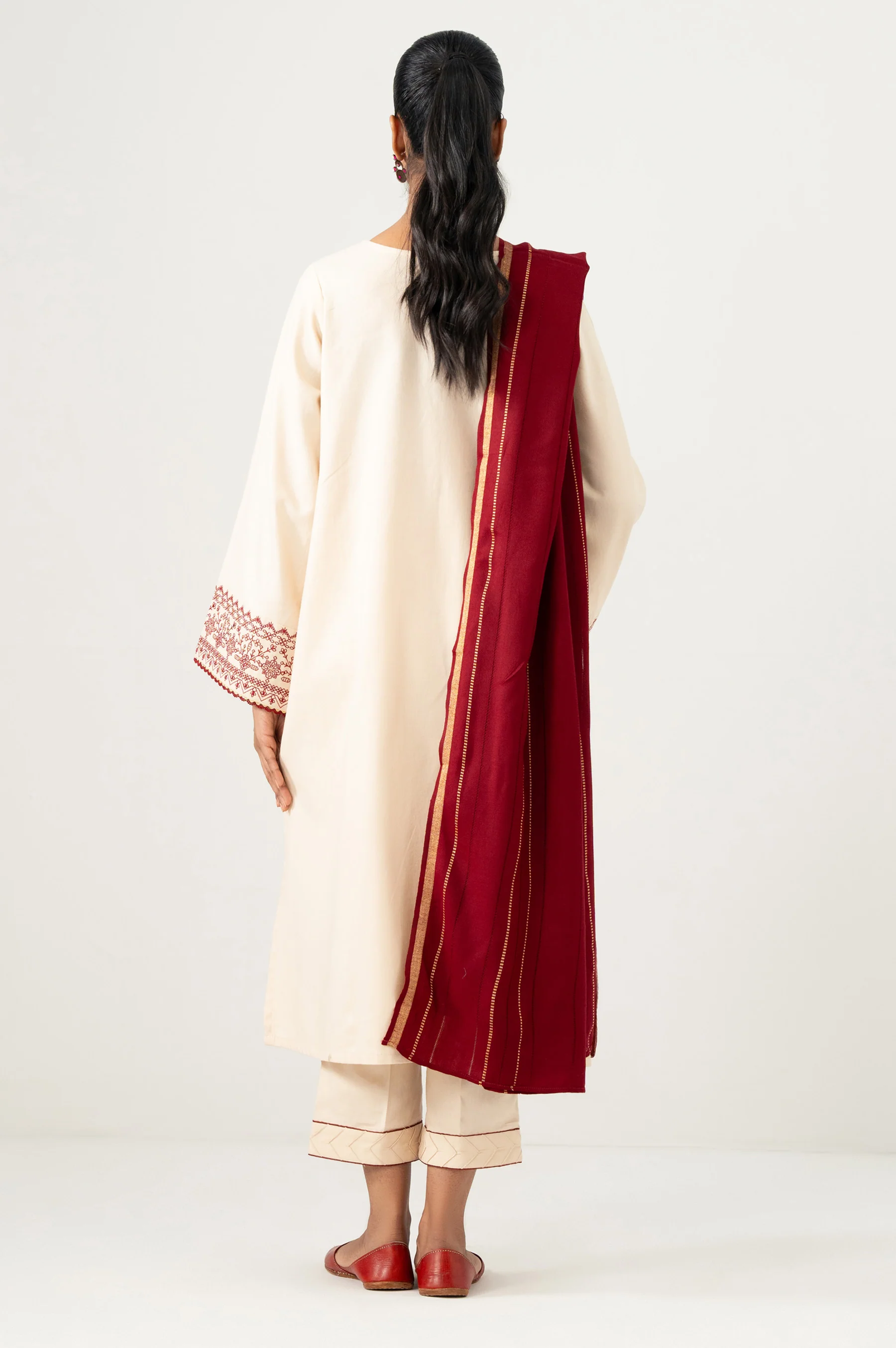 EMBROIDERED SUIT - Image 5
