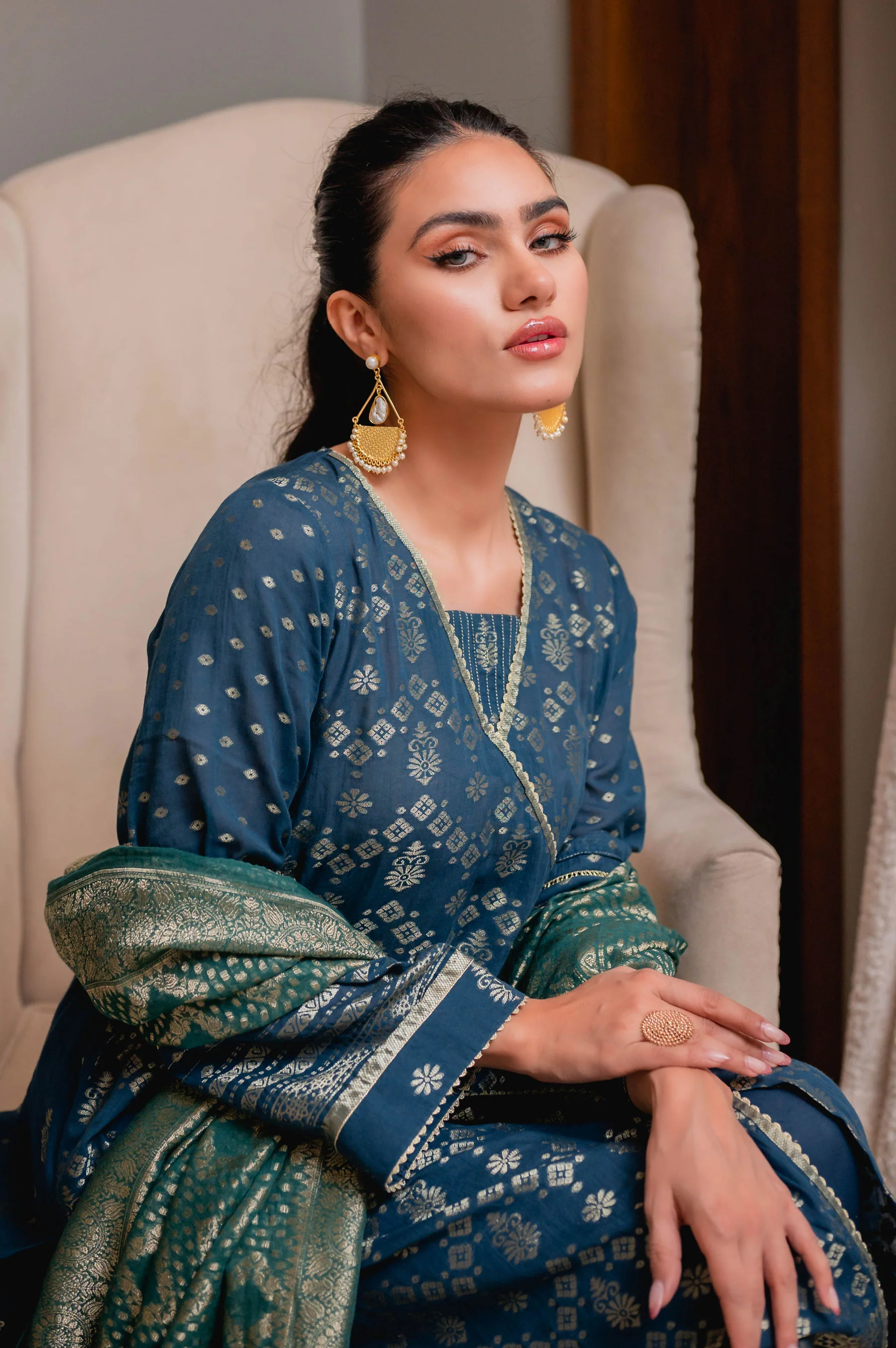 Stitched 3 Piece Jacquard Suit - Image 5