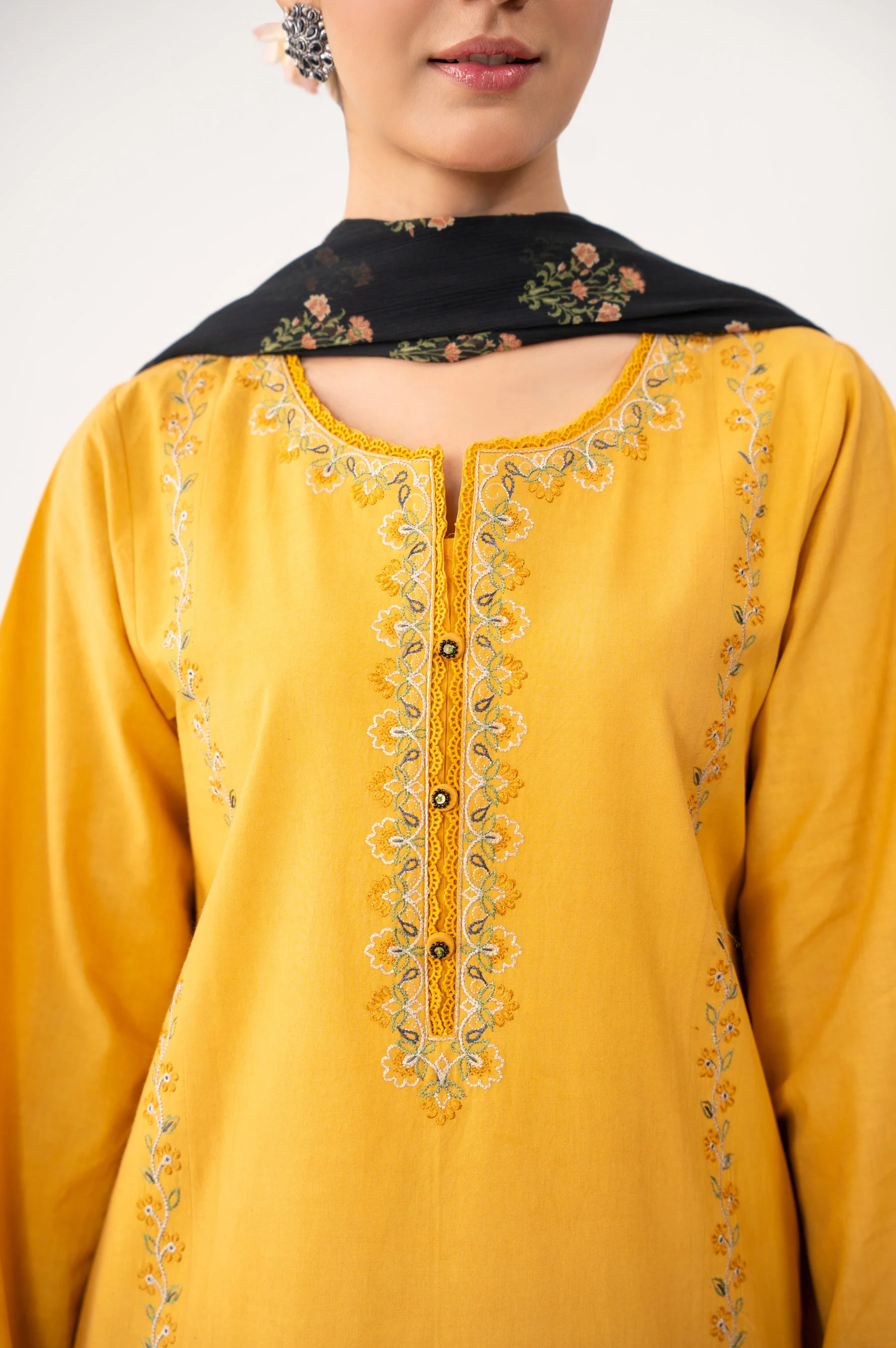 STITCHED EMBROIDERED CAMBRIC SUIT - Image 6