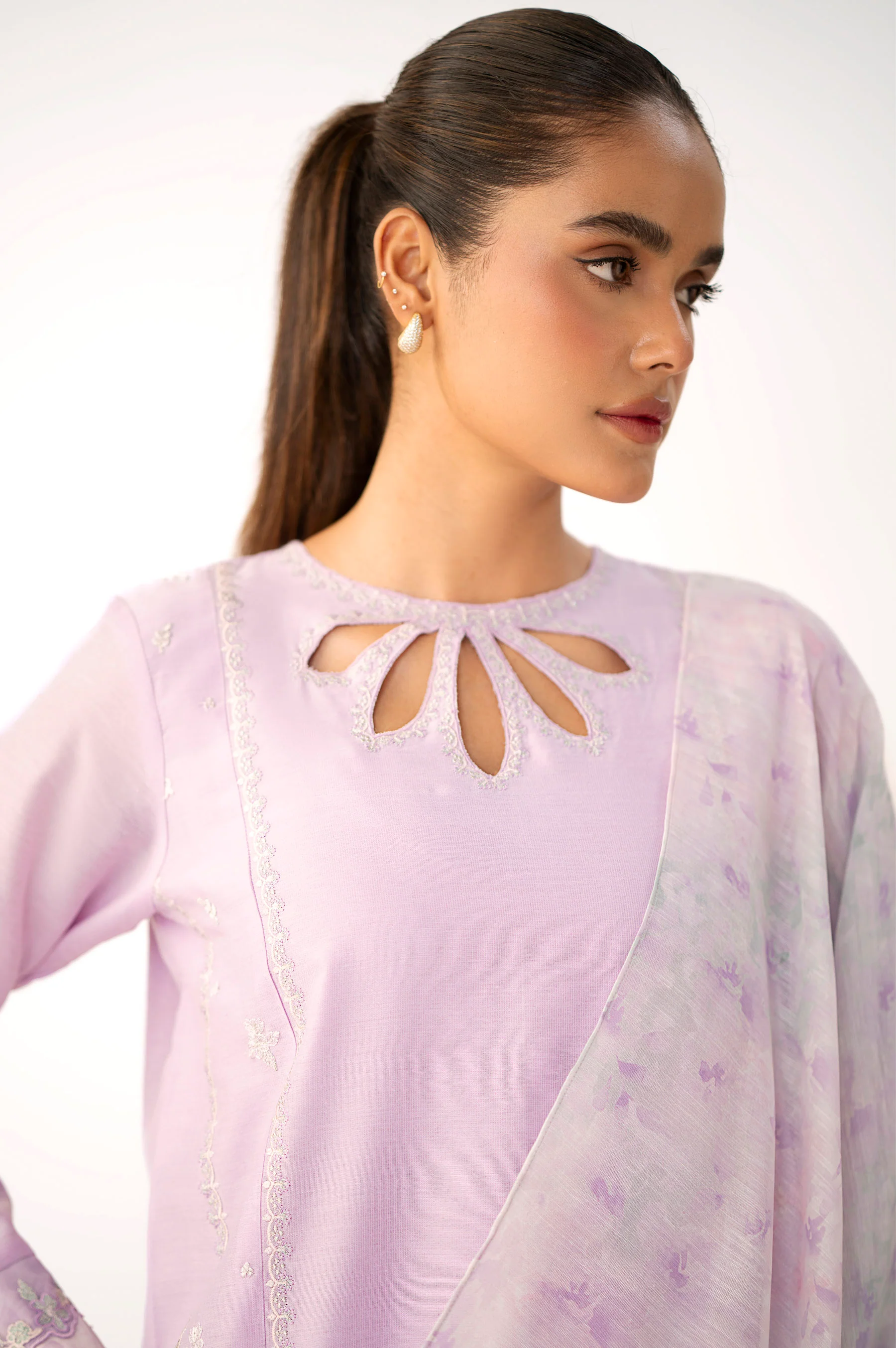 EMBROIDERED SUIT - Image 2