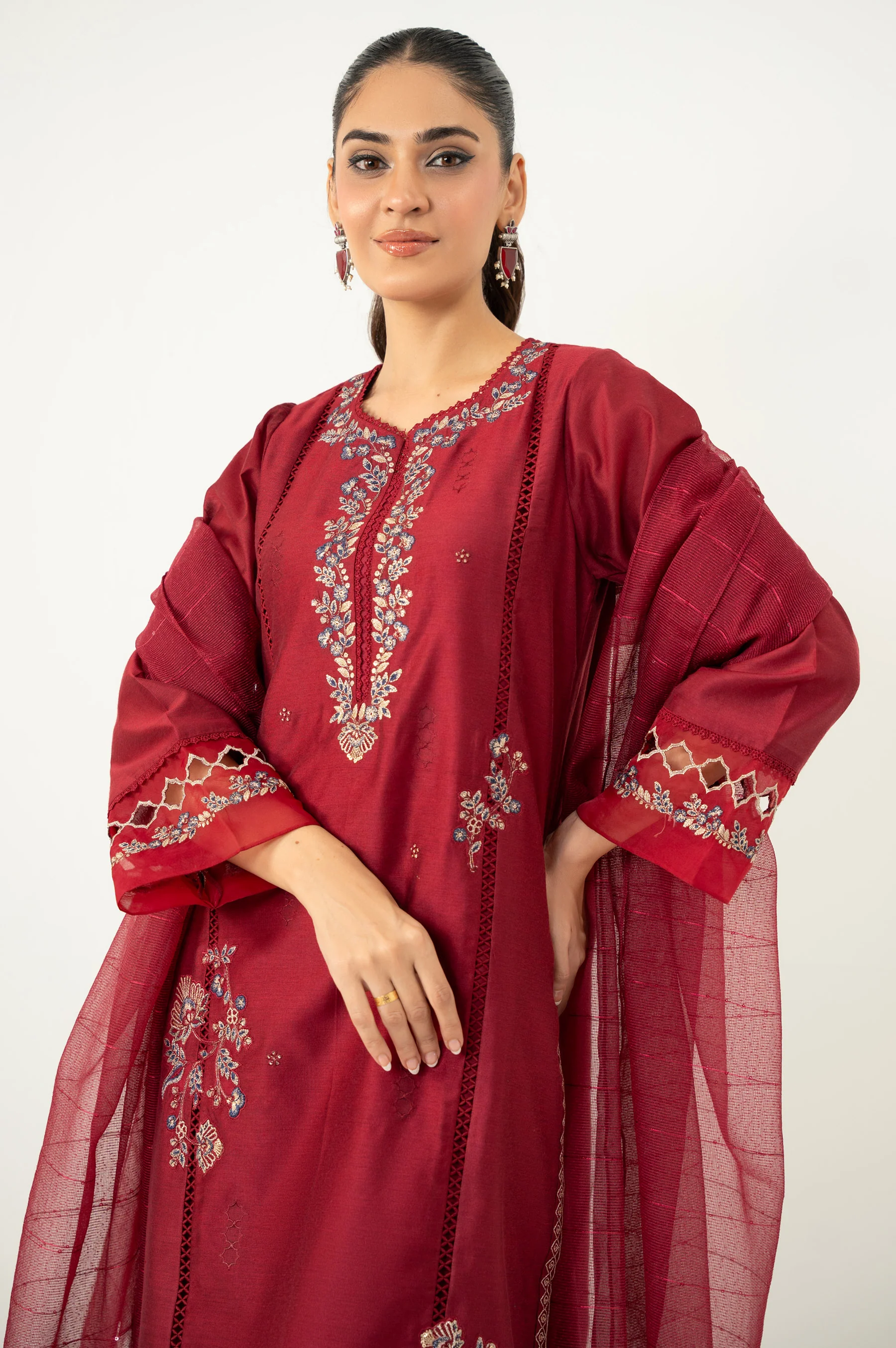 EMBROIDERED SUIT - Image 3