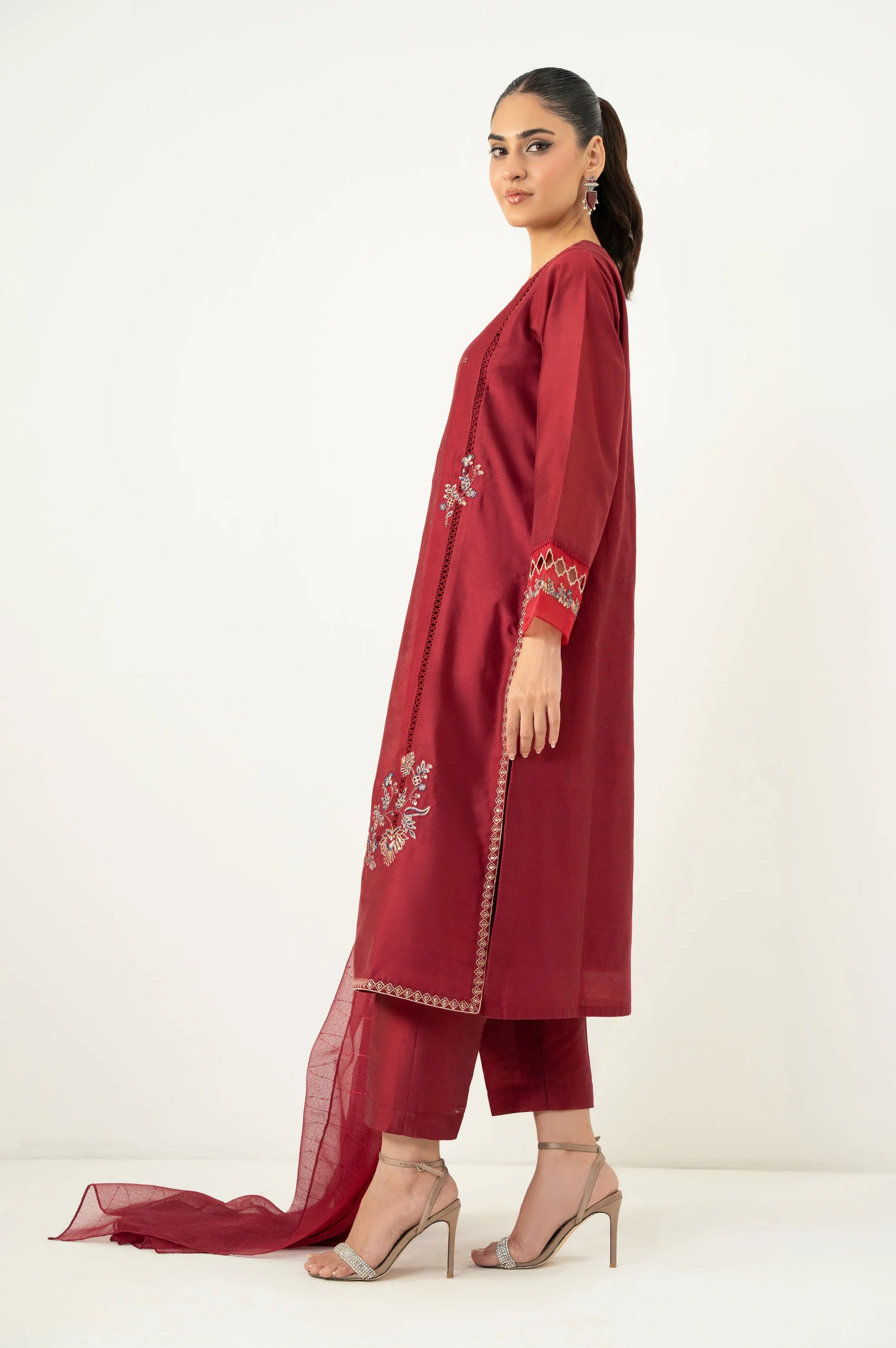 EMBROIDERED SUIT - Image 4
