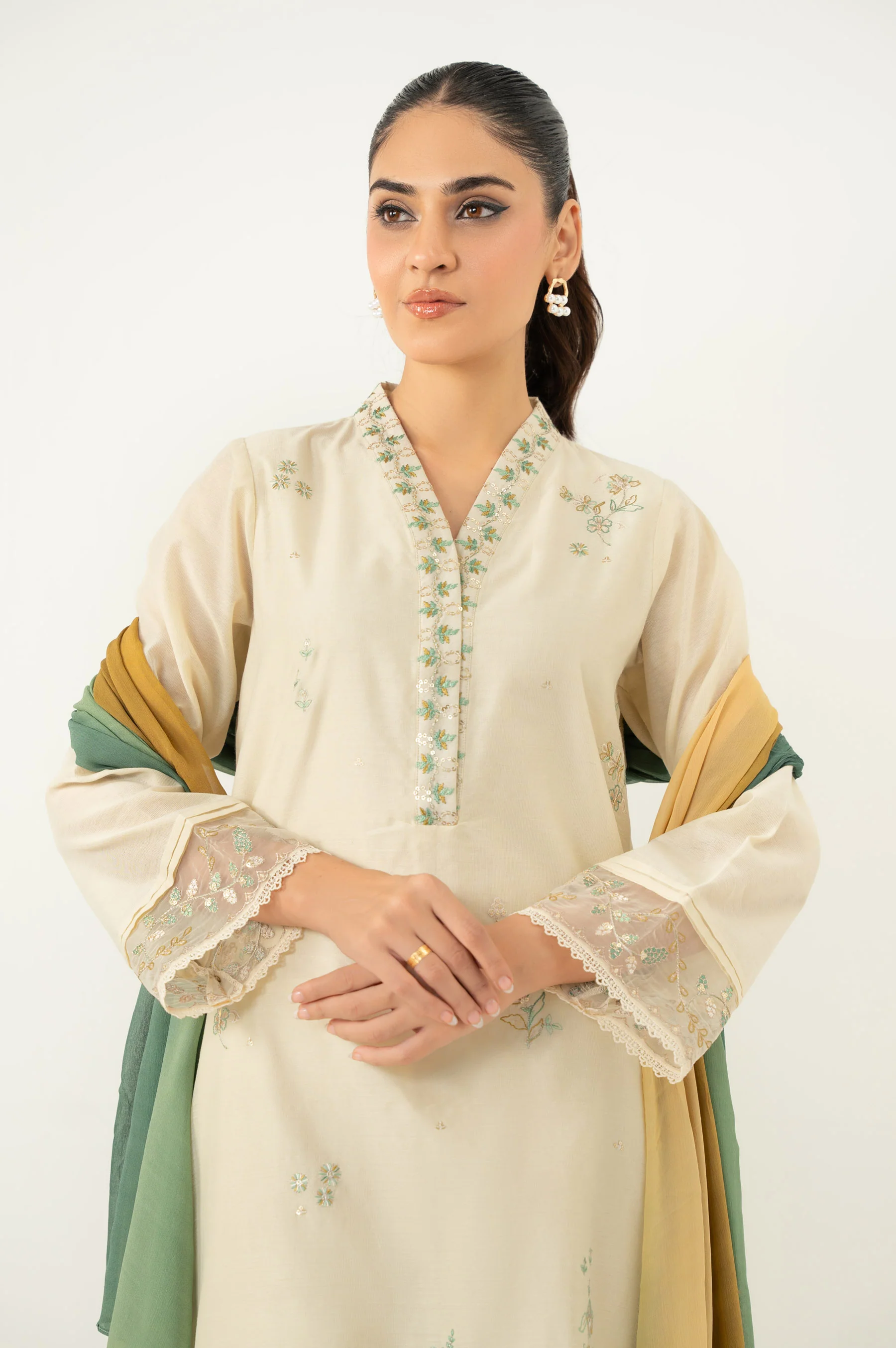 EMBROIDERED SUIT - Image 2