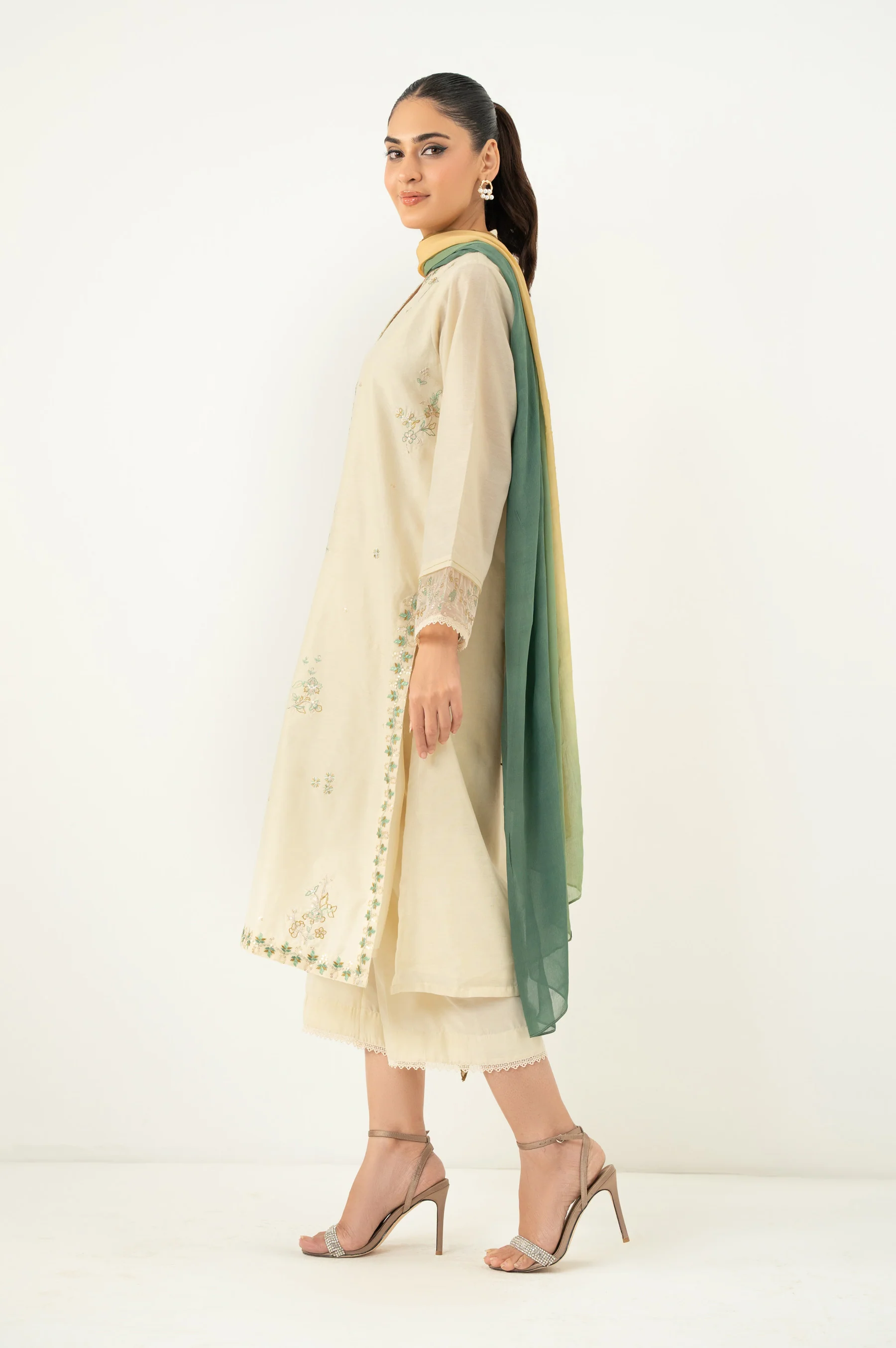 EMBROIDERED SUIT - Image 5