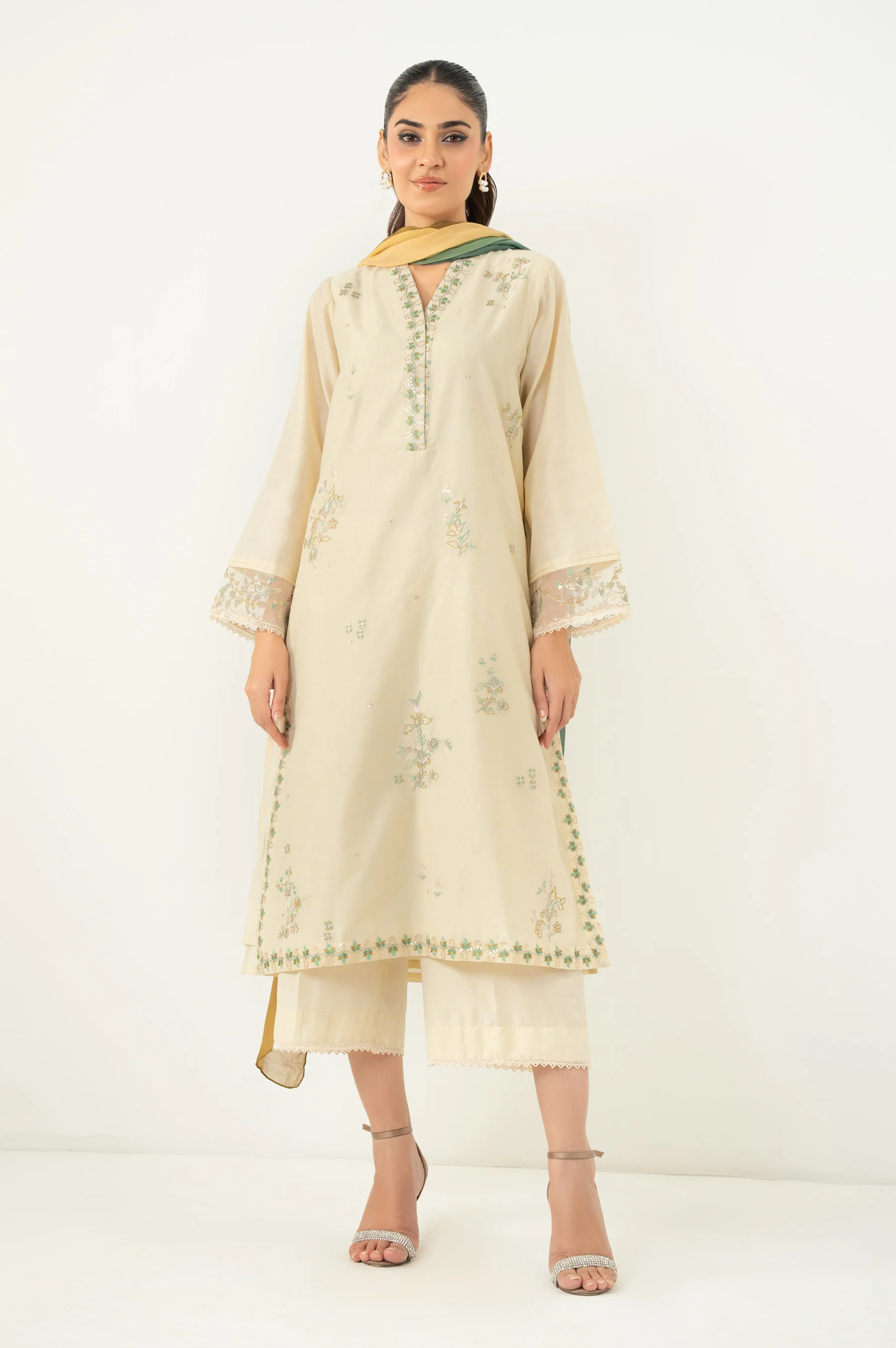 EMBROIDERED SUIT - Image 6