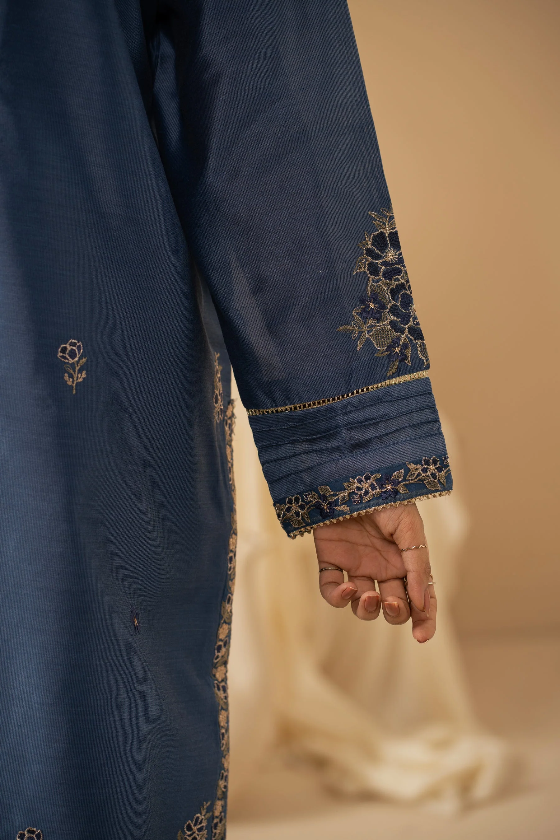 STITCHED EMBROIDERED COTTON NET SUIT (FACTORY E-OUTLET) - Image 2