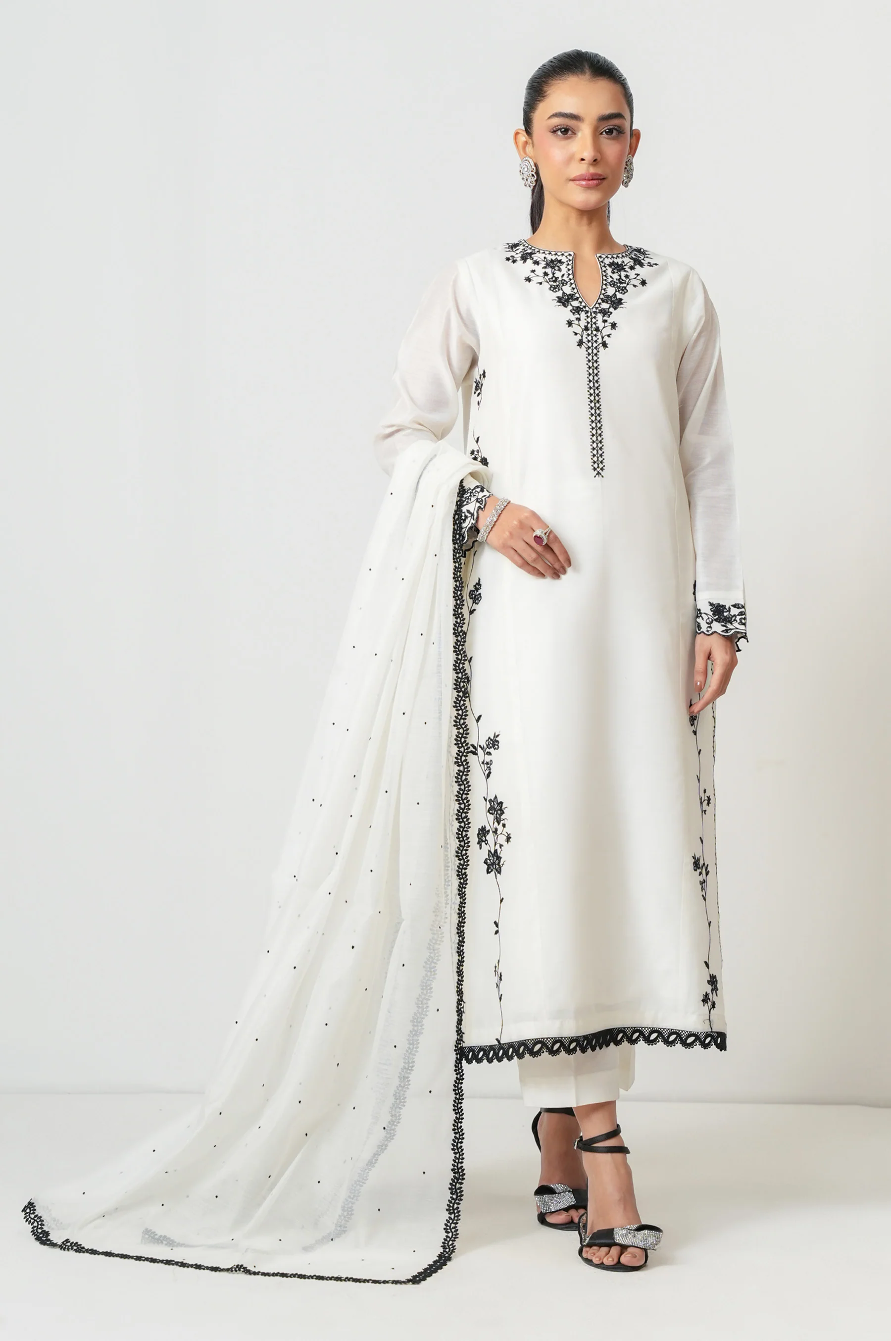 EMBROIDERED SUIT