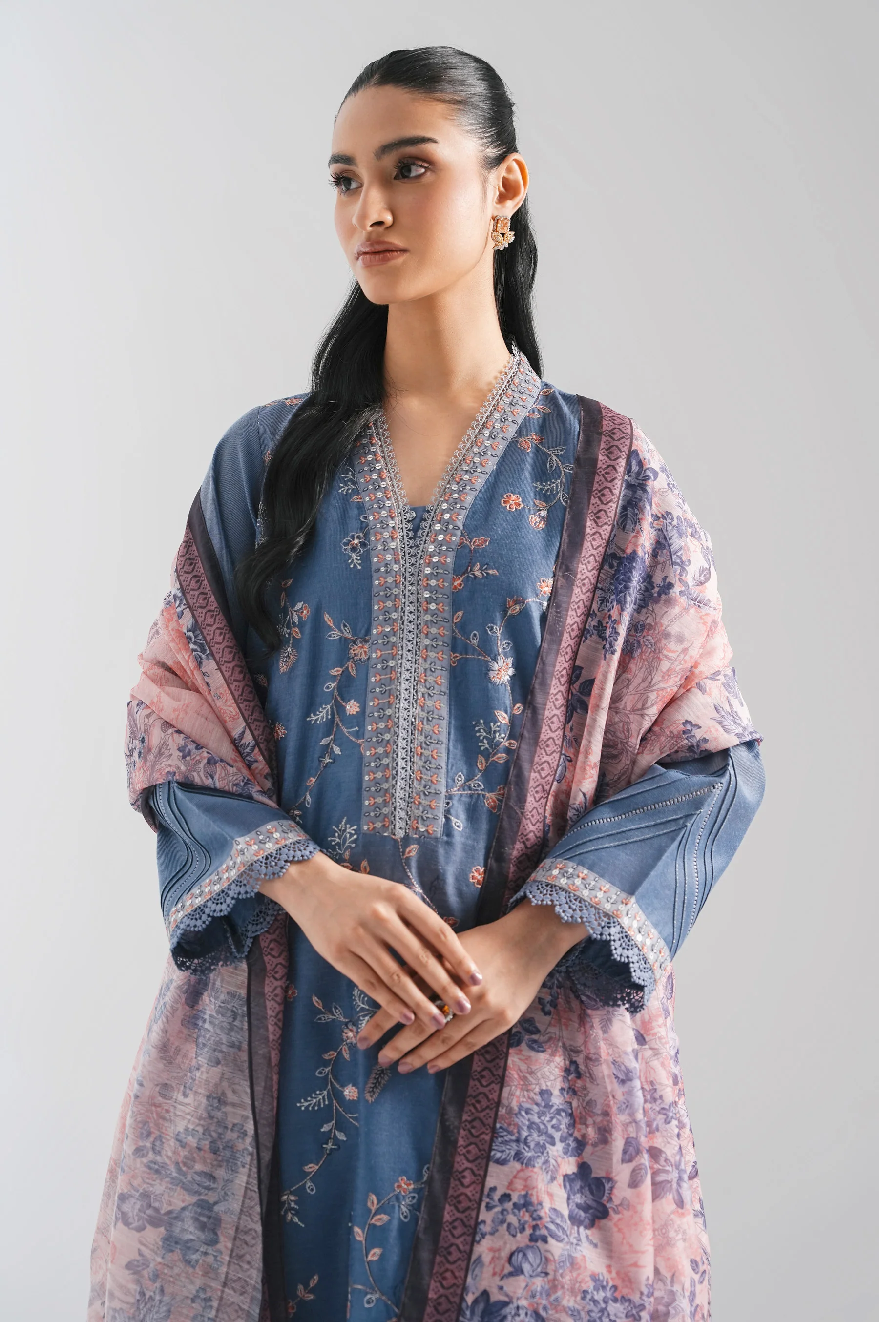 STITCHED EMBROIDERED COTTON NET SUIT - Image 3