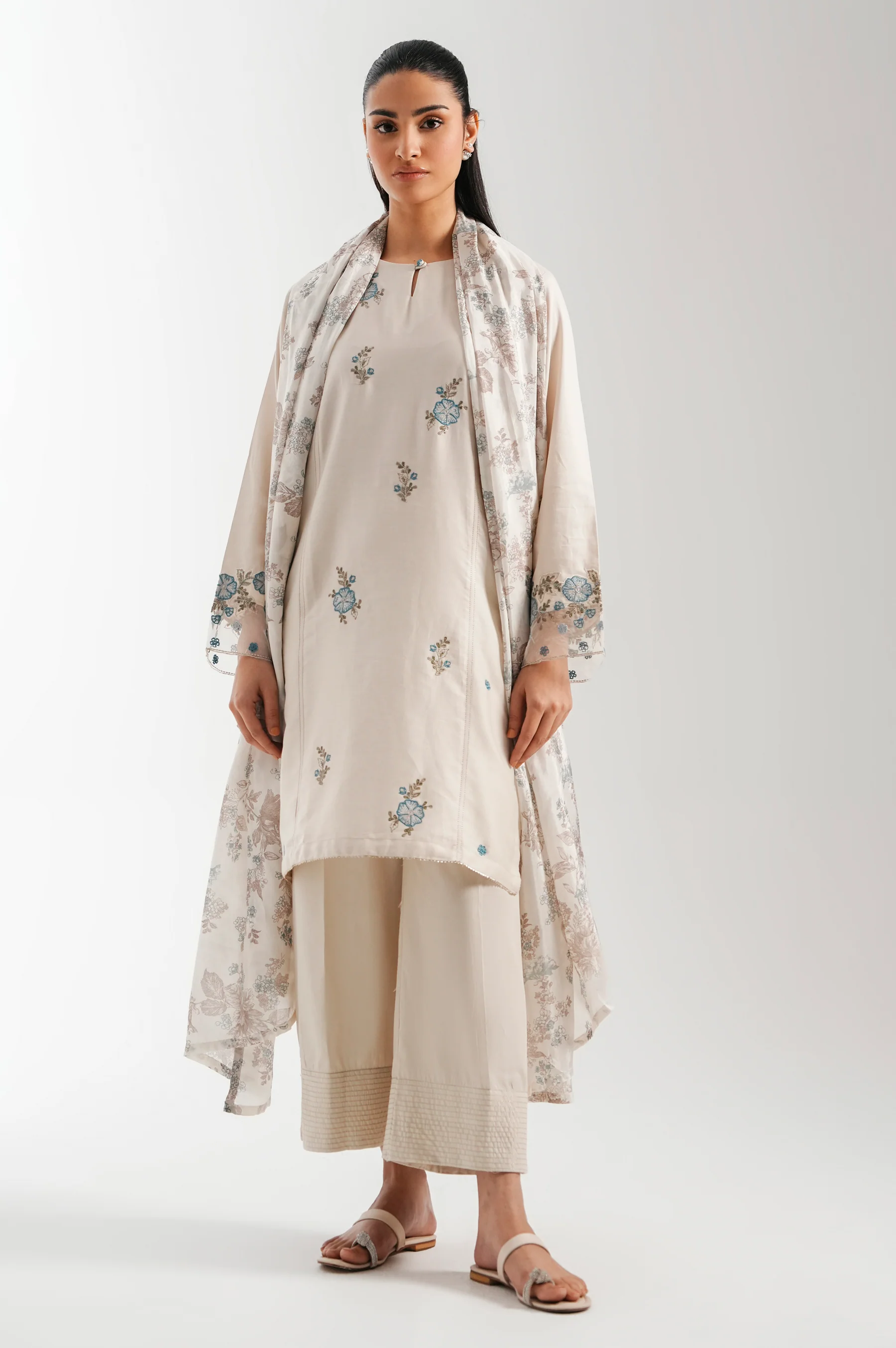 EMBROIDERED SUIT - Image 2