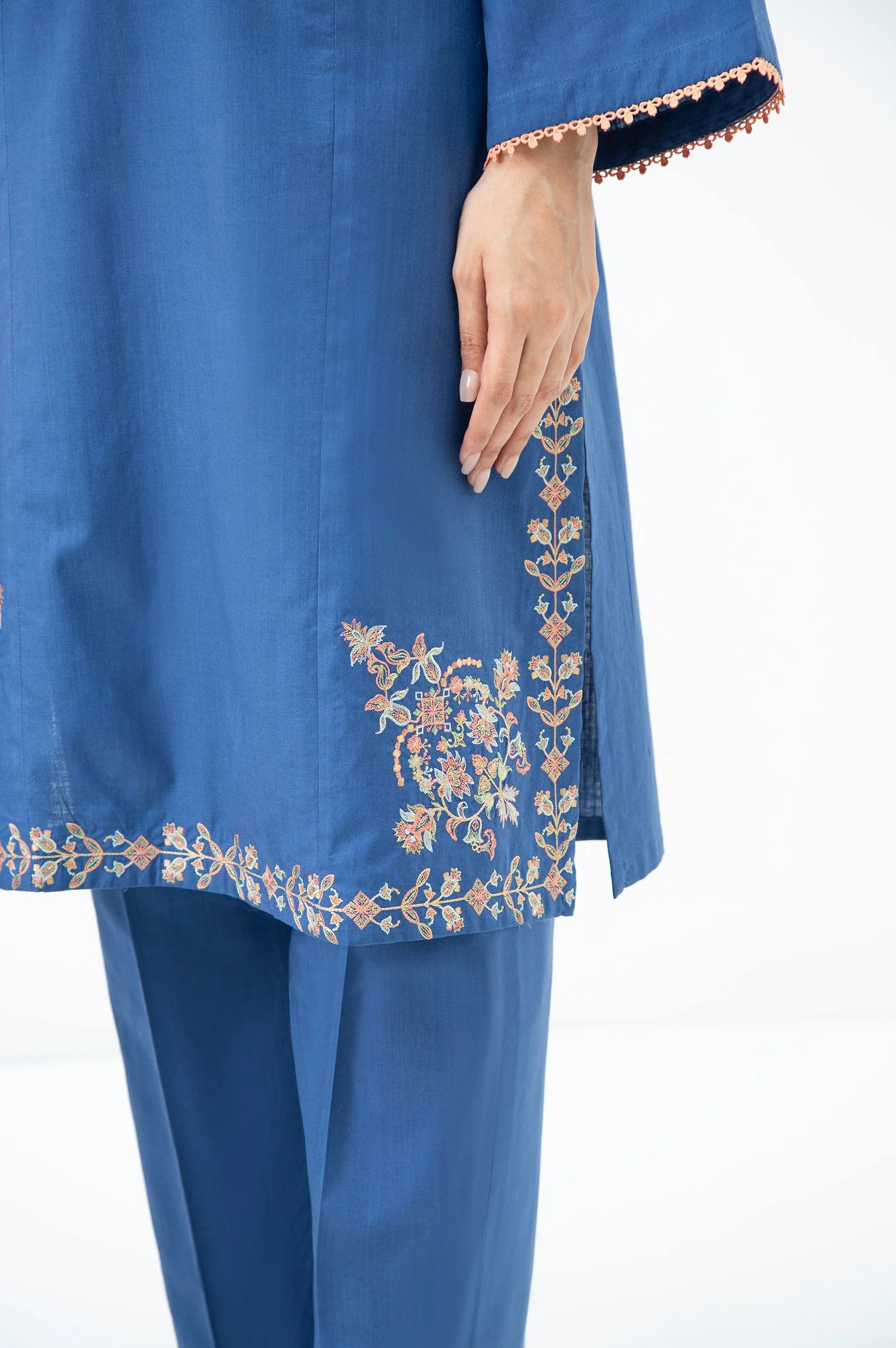 STITCHED EMBROIDERED COTTON SLUB SUIT (FACTORY E-OUTLET) - Image 4