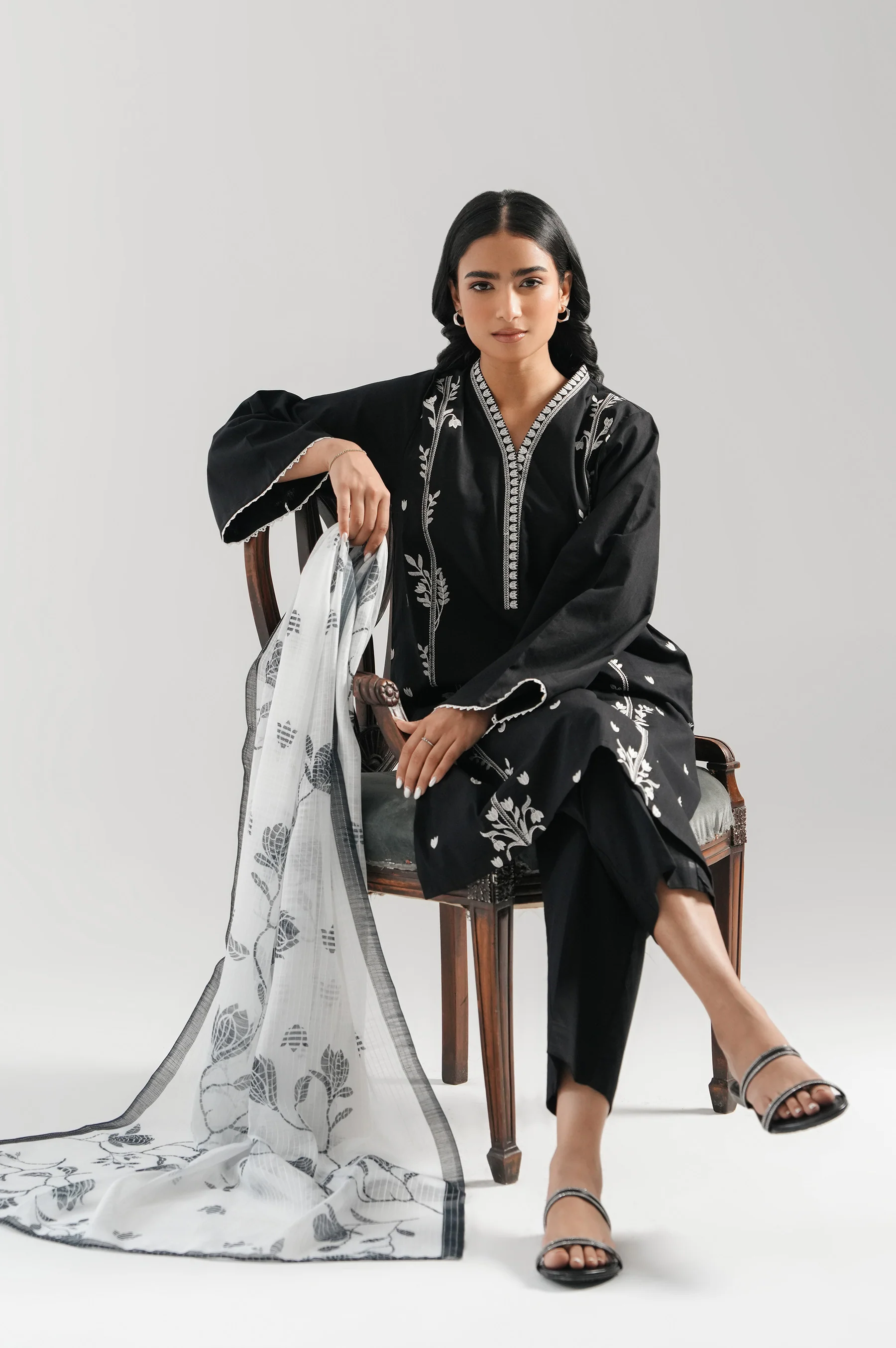 STITCHED EMBROIDERED COTTON SLUB SUIT - Image 3