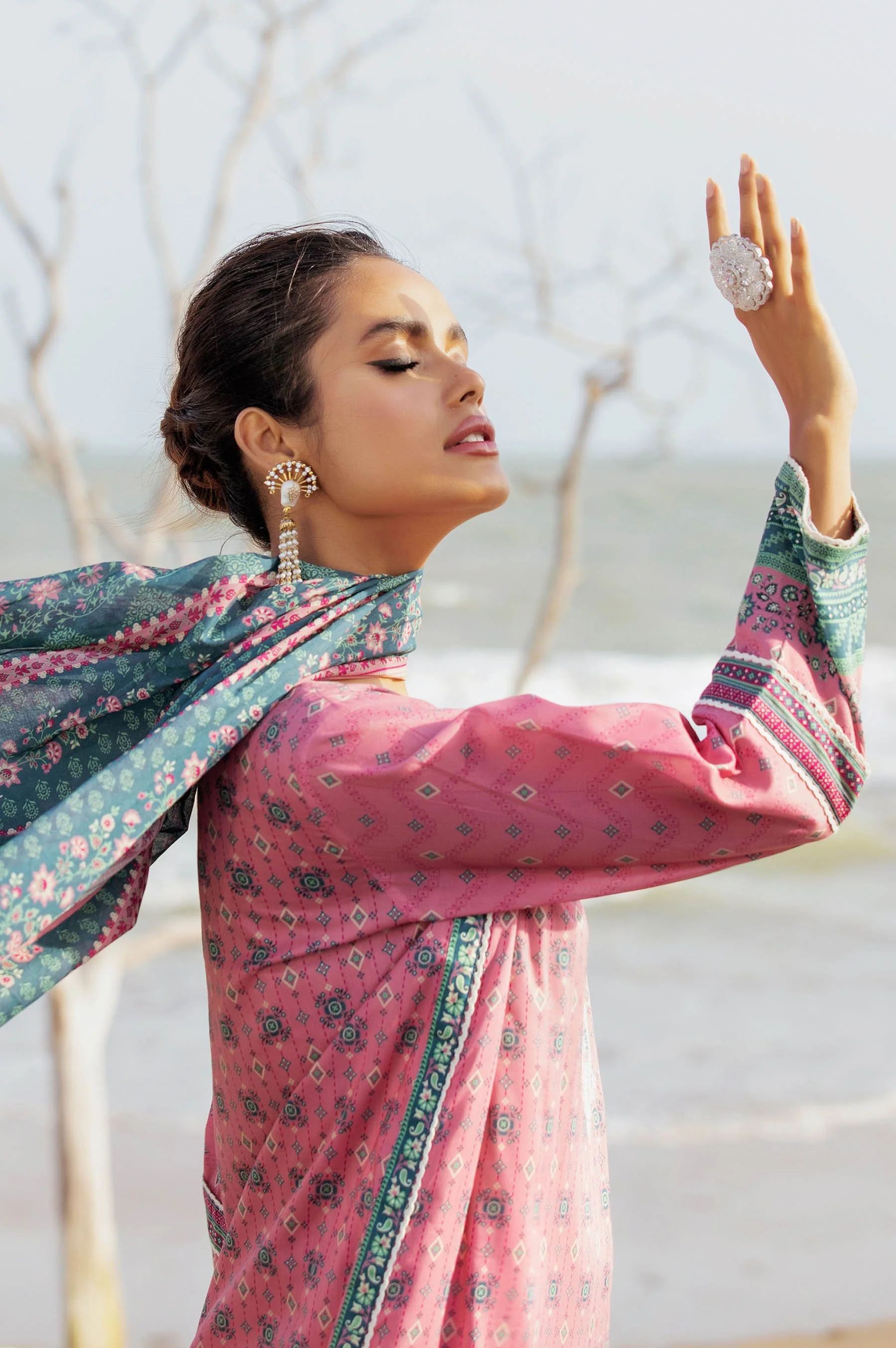 Stitched 3 Piece Embroidered Doria Lawn with voile Slub Suit - Image 4