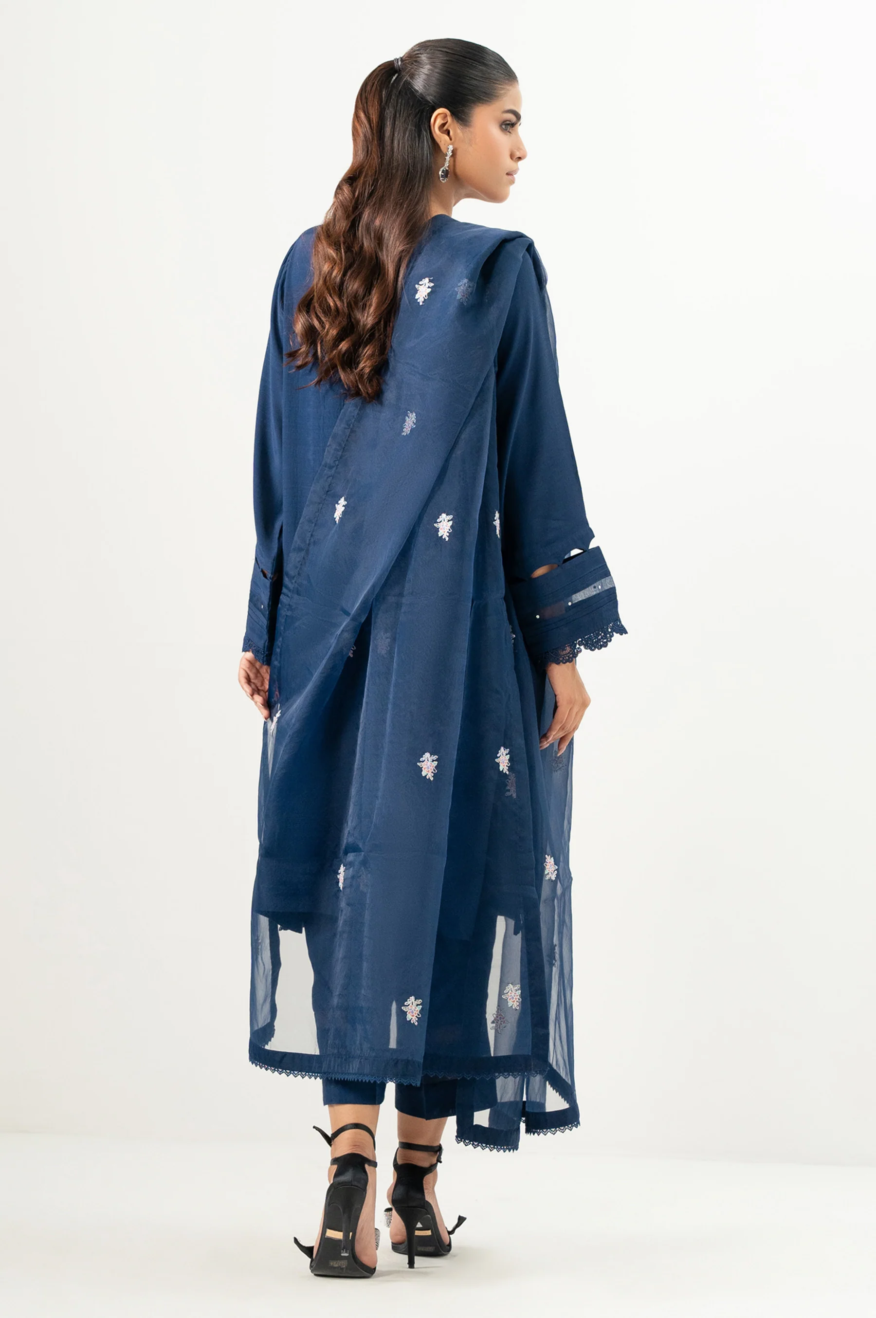 EMBROIDERED SUIT - Image 5
