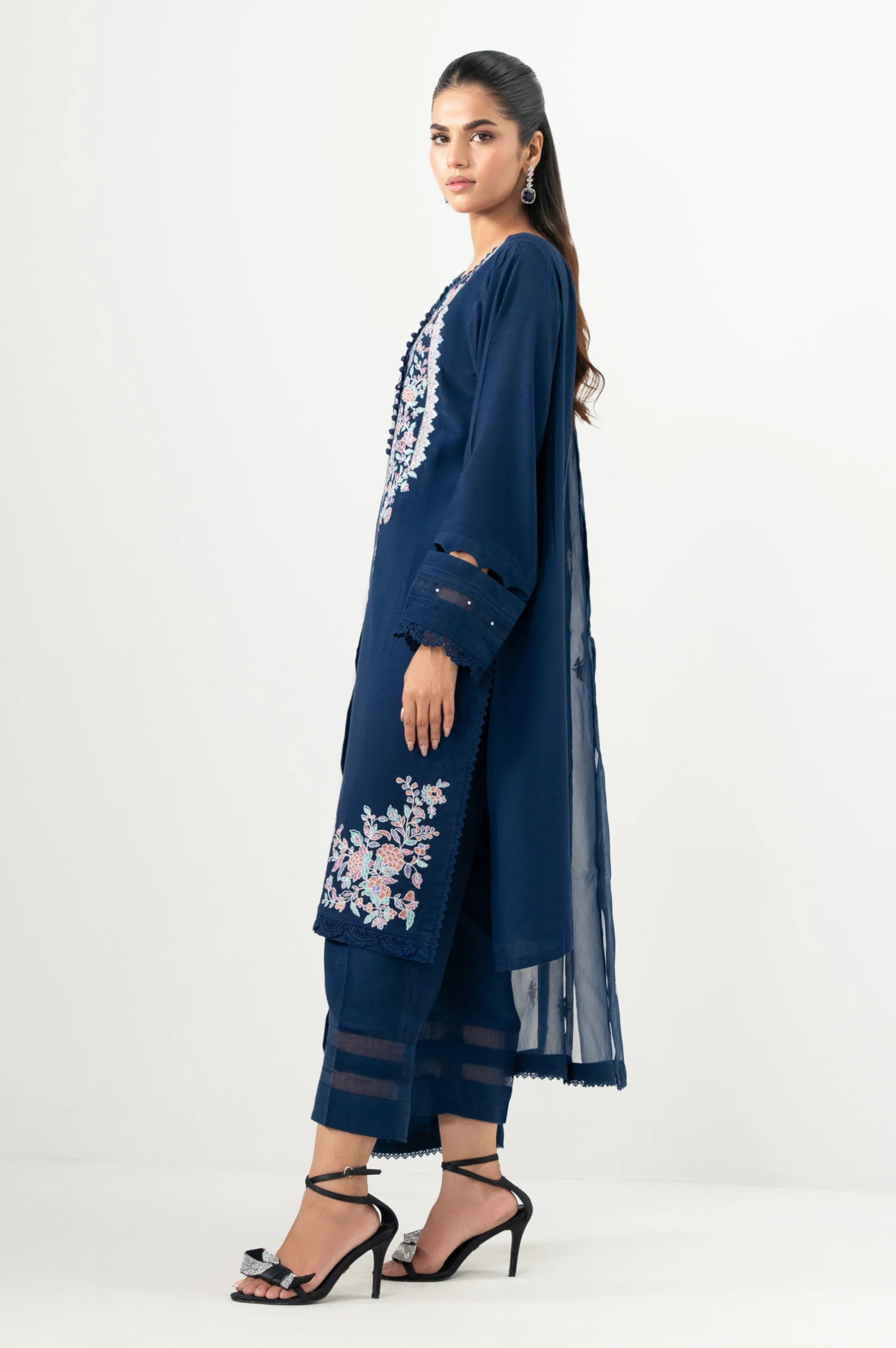 EMBROIDERED SUIT - Image 6