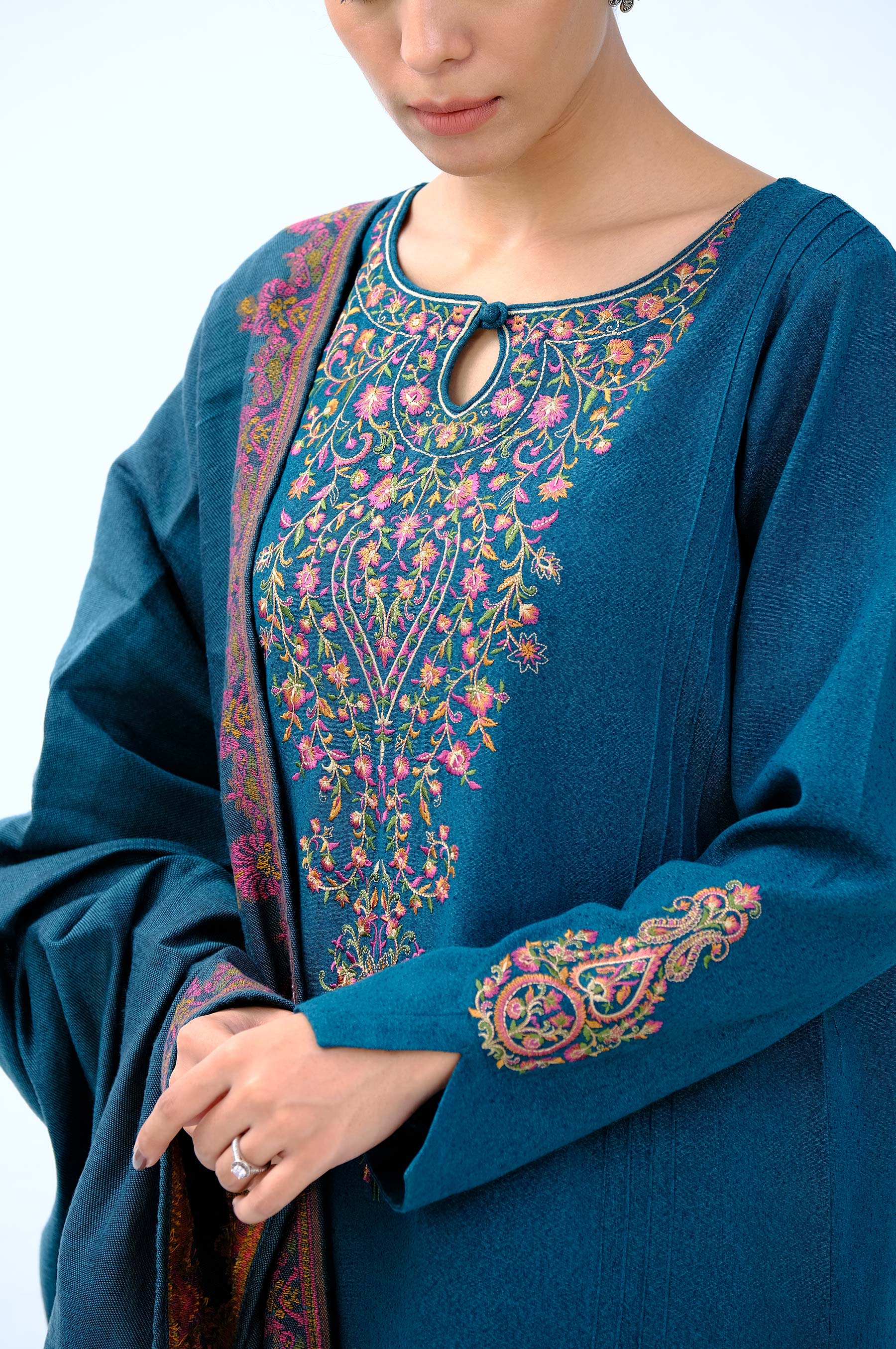Stitched 3 Piece Embroidered Karandi Suit - Image 5