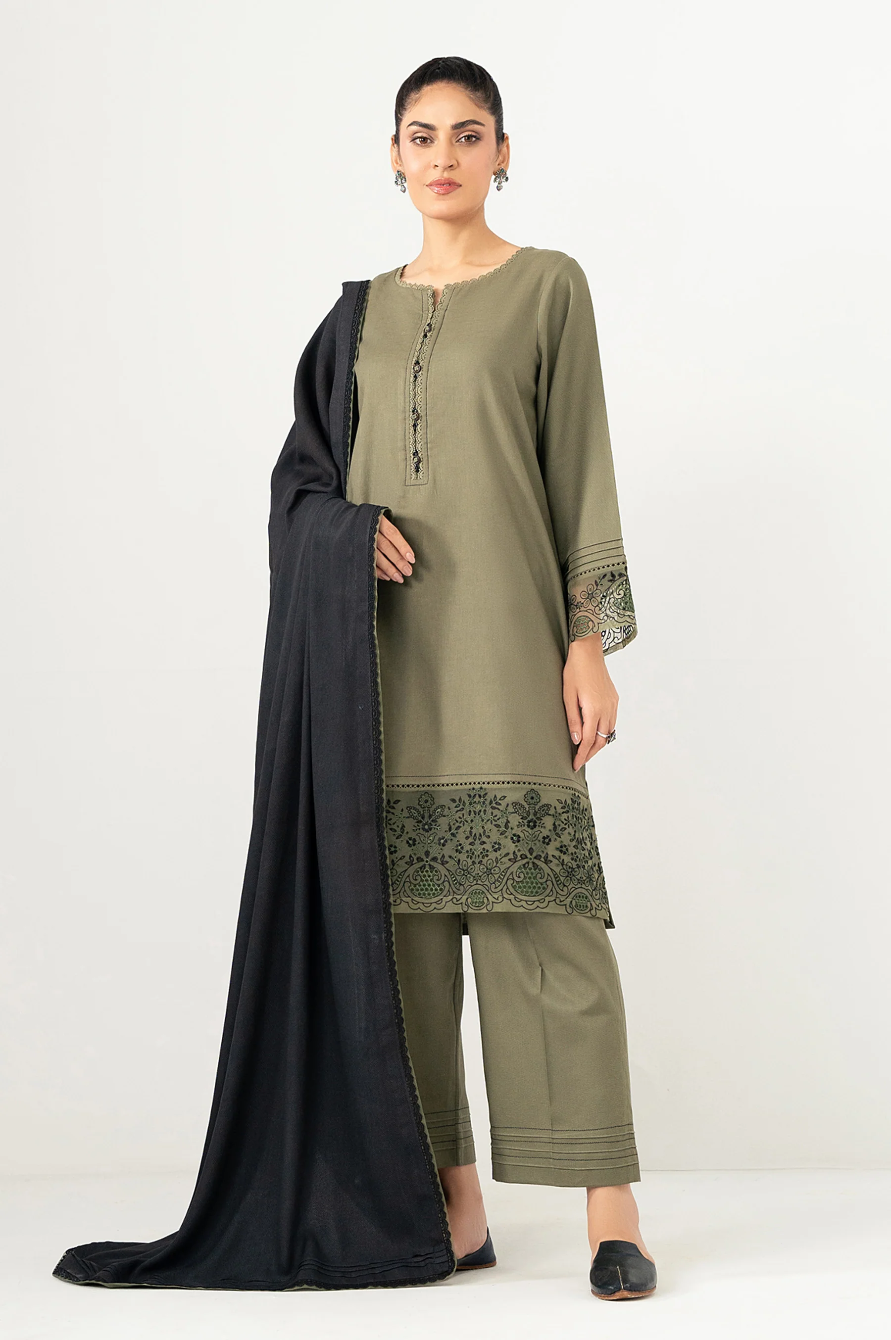 EMBROIDERED SUIT - Image 3
