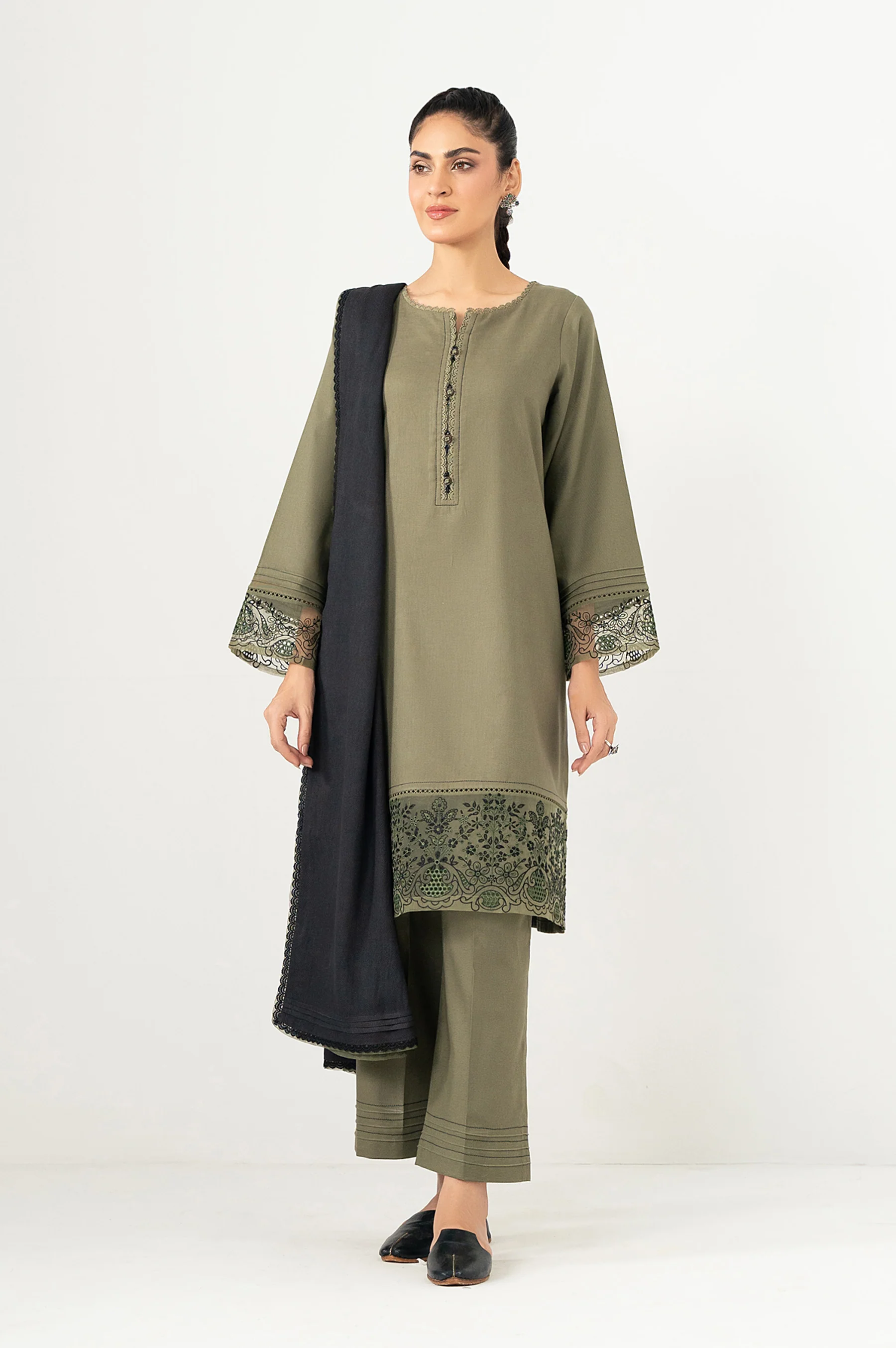 EMBROIDERED SUIT - Image 6