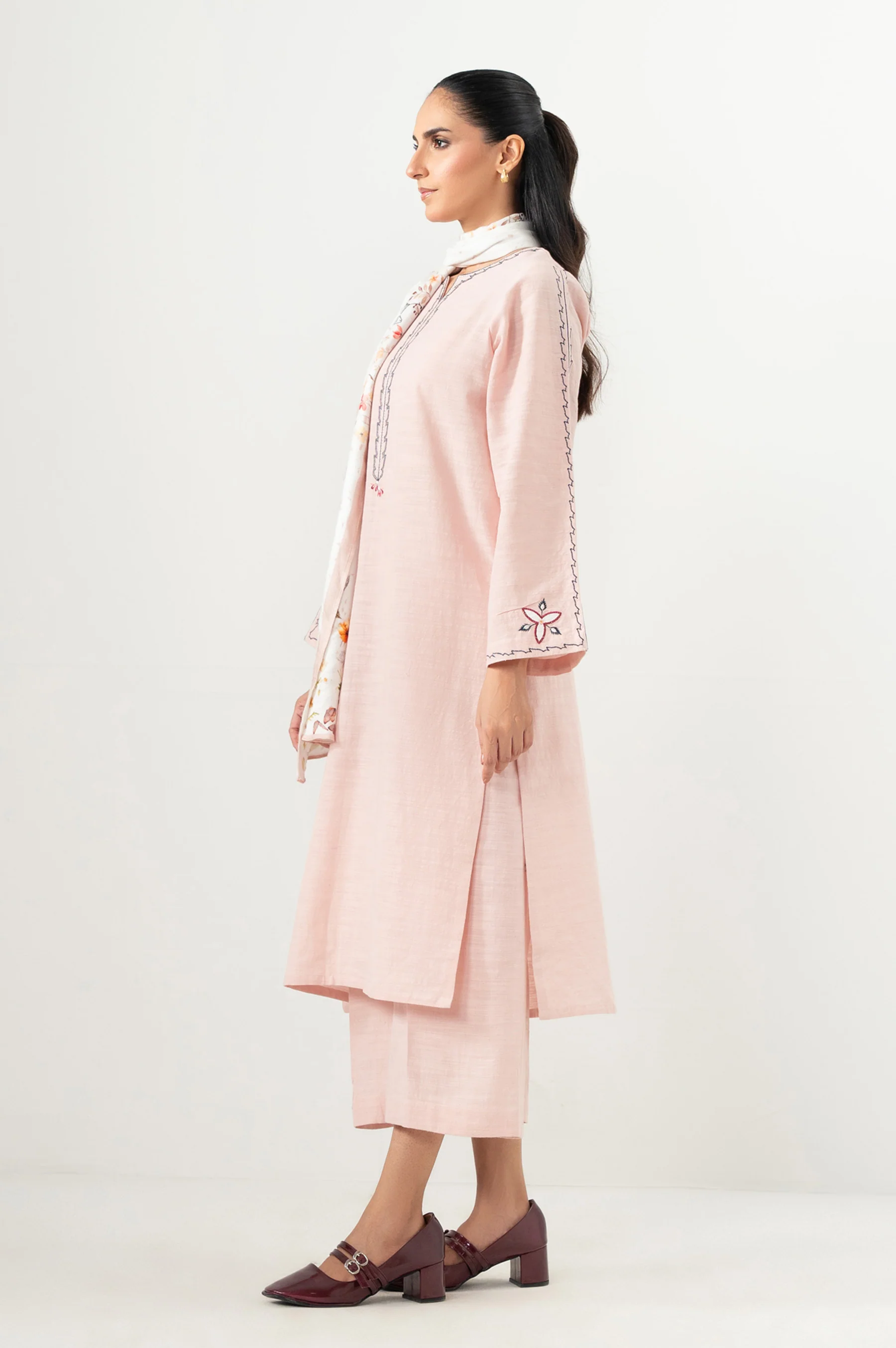 STITCHED EMBROIDERED SUIT - Image 4