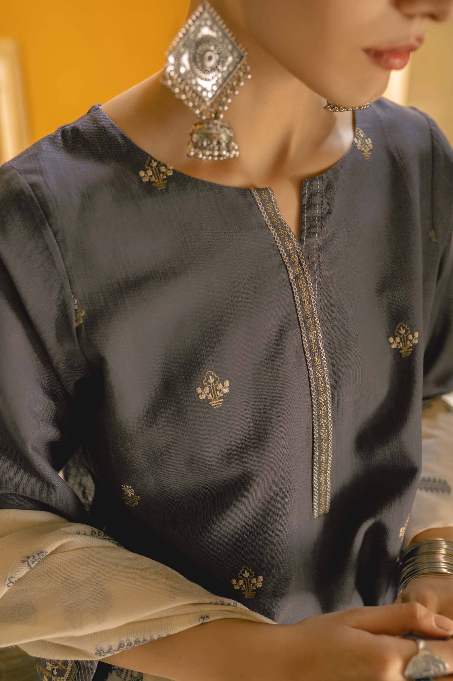 Stitched 3 Piece Embroidered Khaddar Suit - Image 5