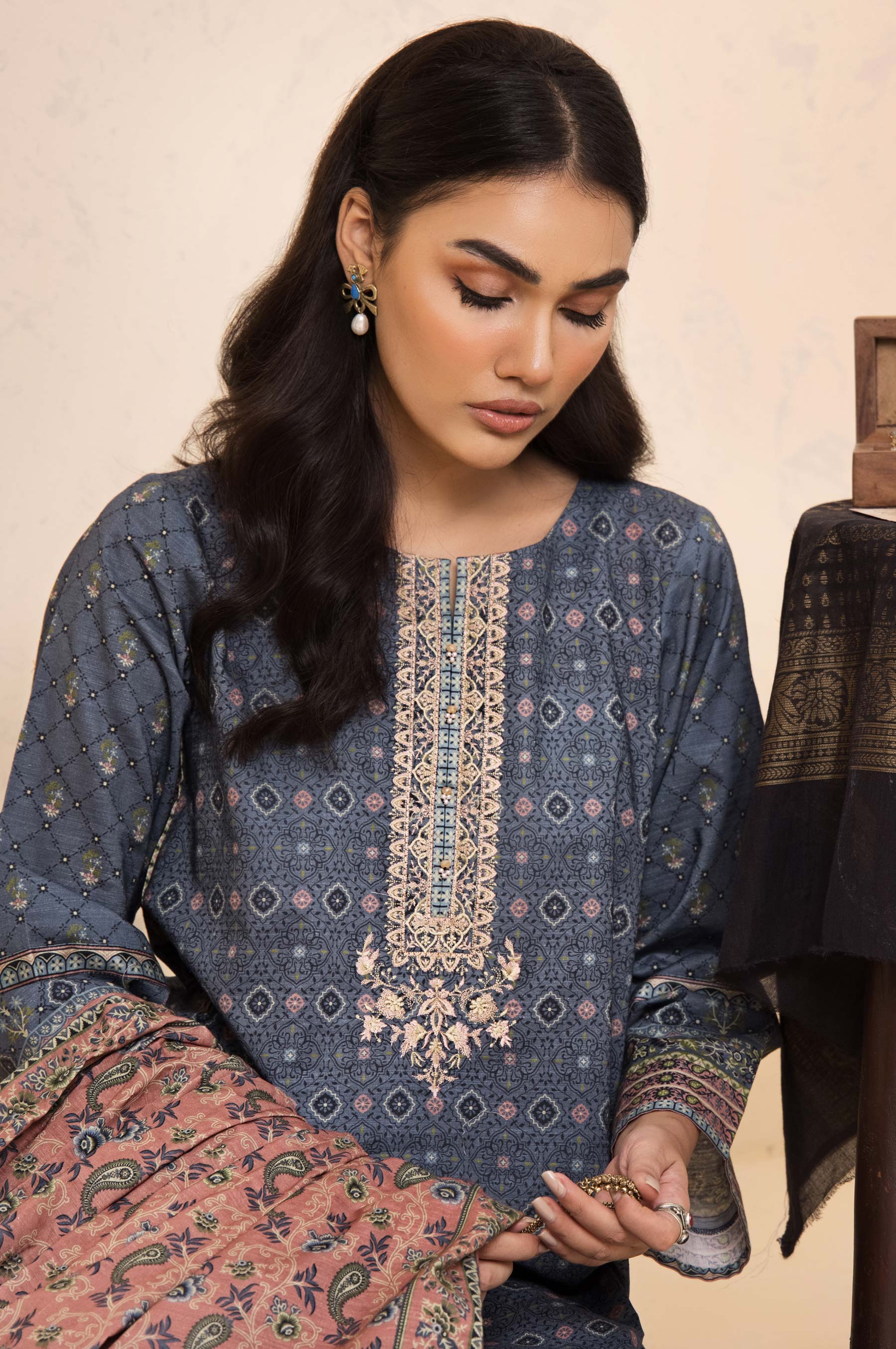 Stitched 3 Piece Embroidered Khaddar Suit - Image 5