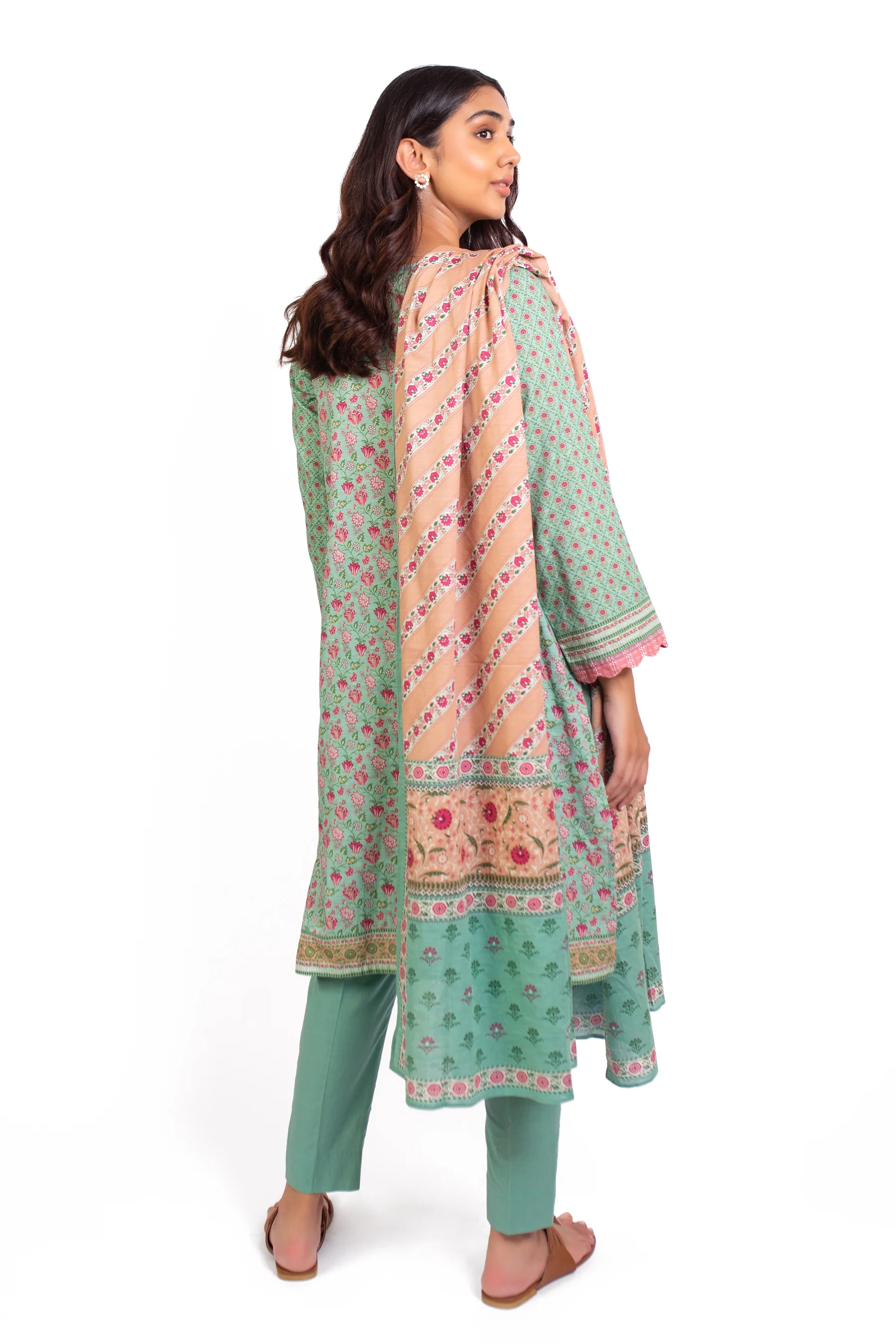 Stitched 3 Piece Embroidered Khaddar Suit - Image 4