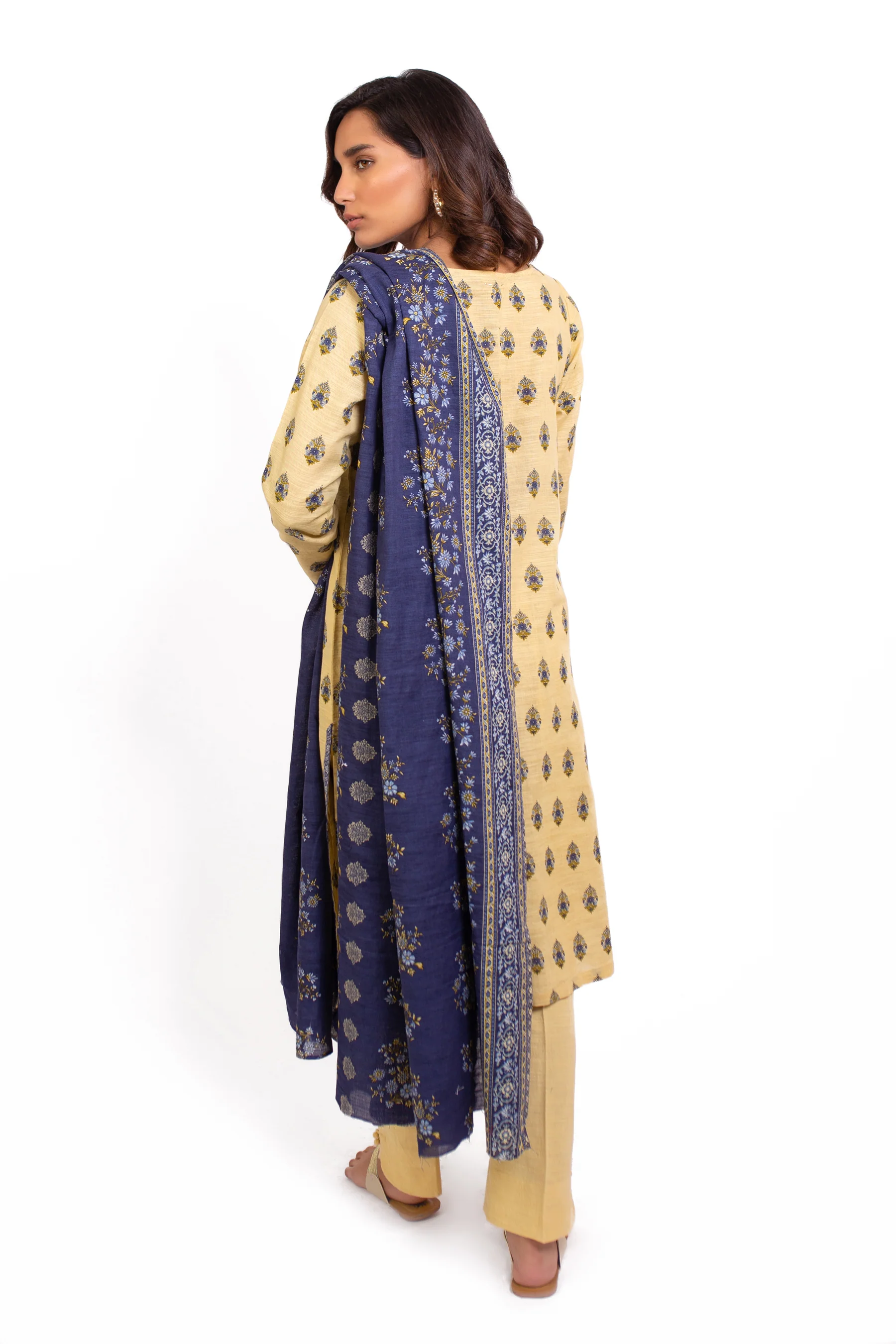 Stitched 3 Piece Embroidered Khaddar Suit - Image 4