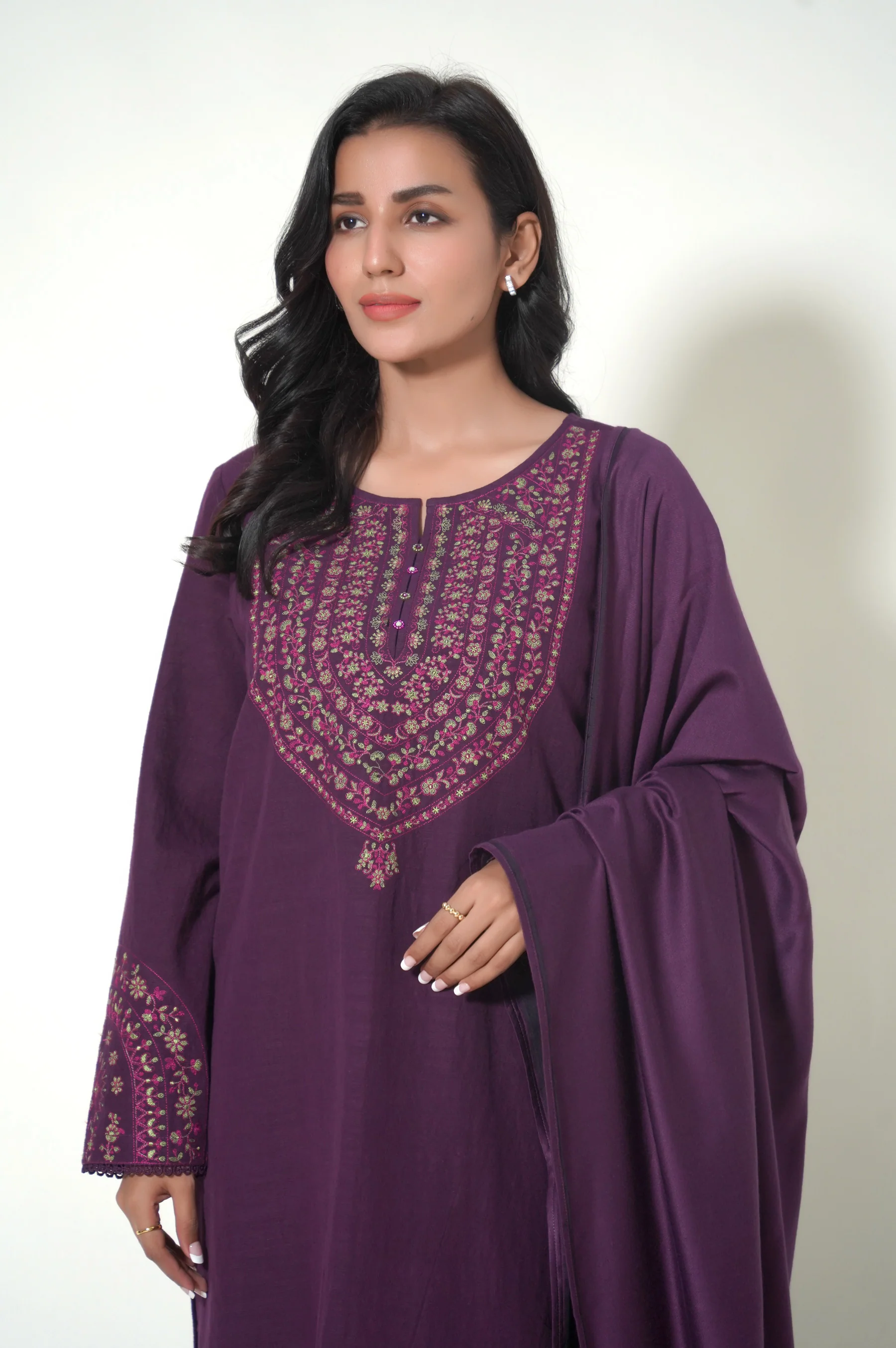 Stitched 3 Piece Khaddar Suit - Image 5